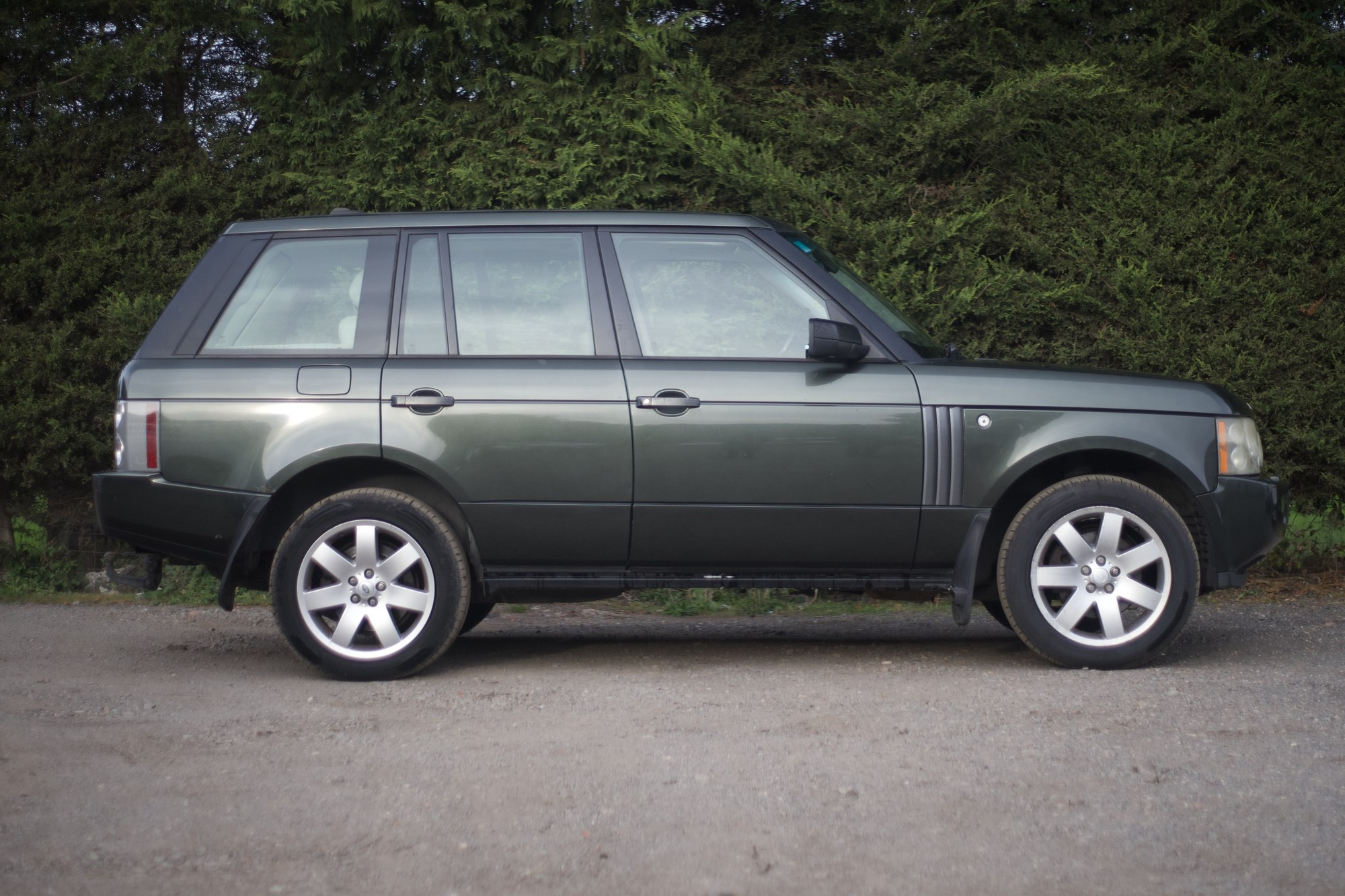 Land Rover Range Rover 4.4 V8 Vogue SE Station Wagon 5dr (2006) image 2