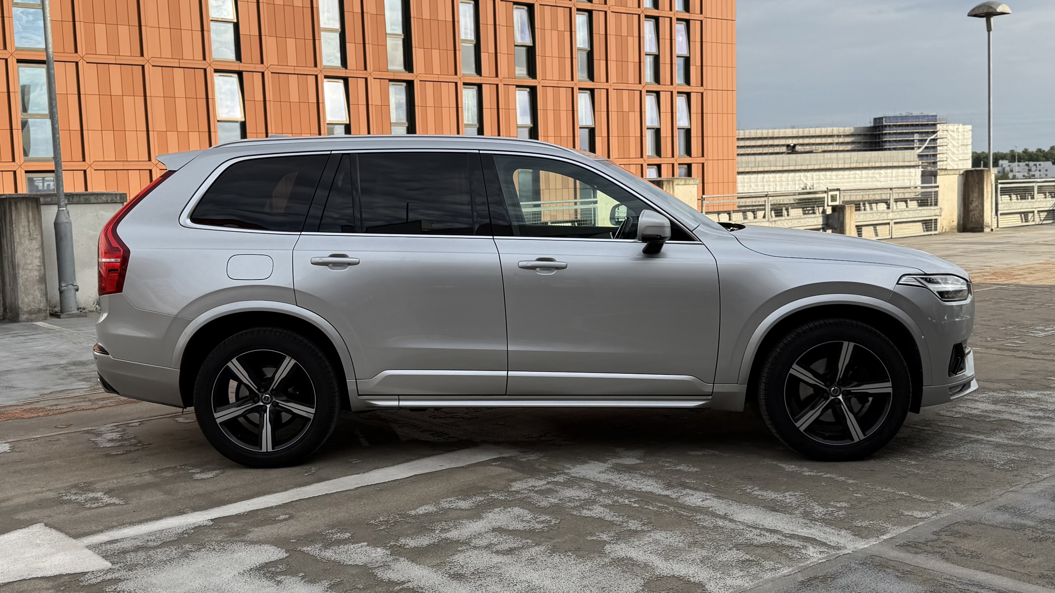 Volvo XC90 (2016) image 2