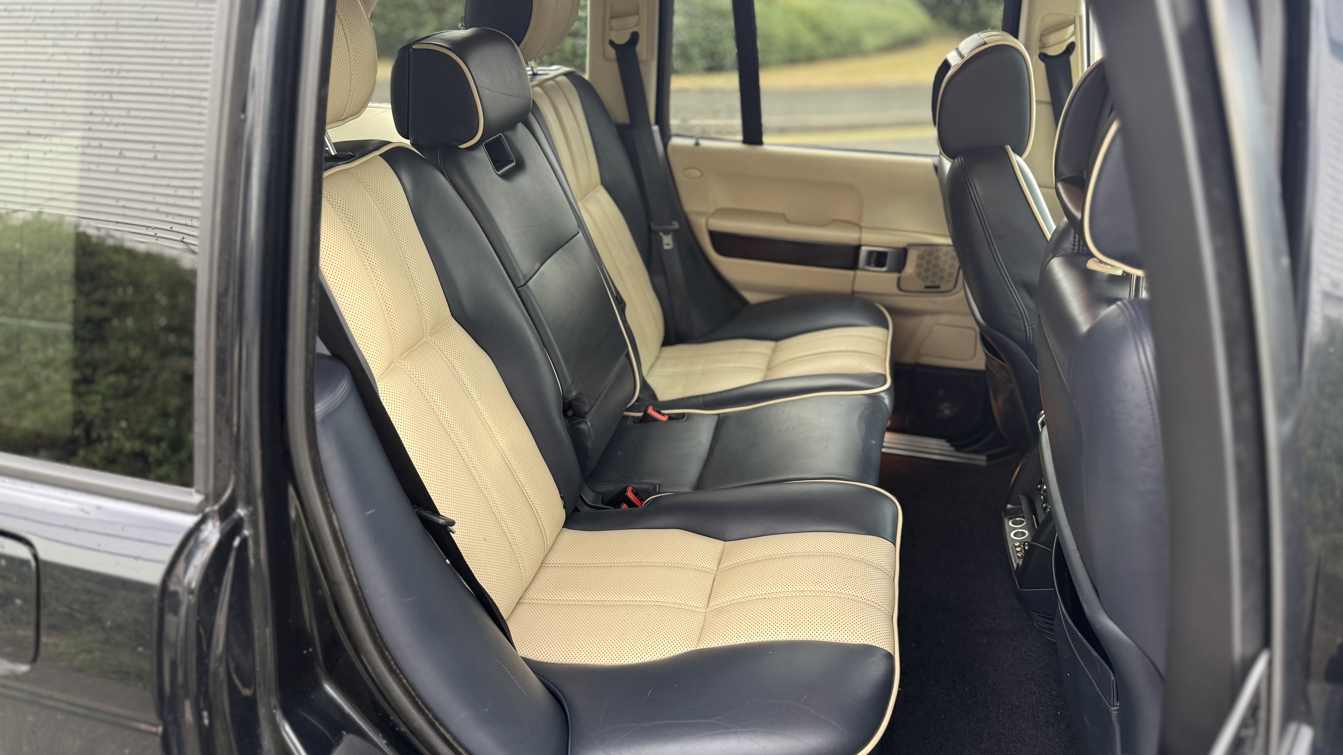 Land Rover Range Rover Vogue (2006) image 14