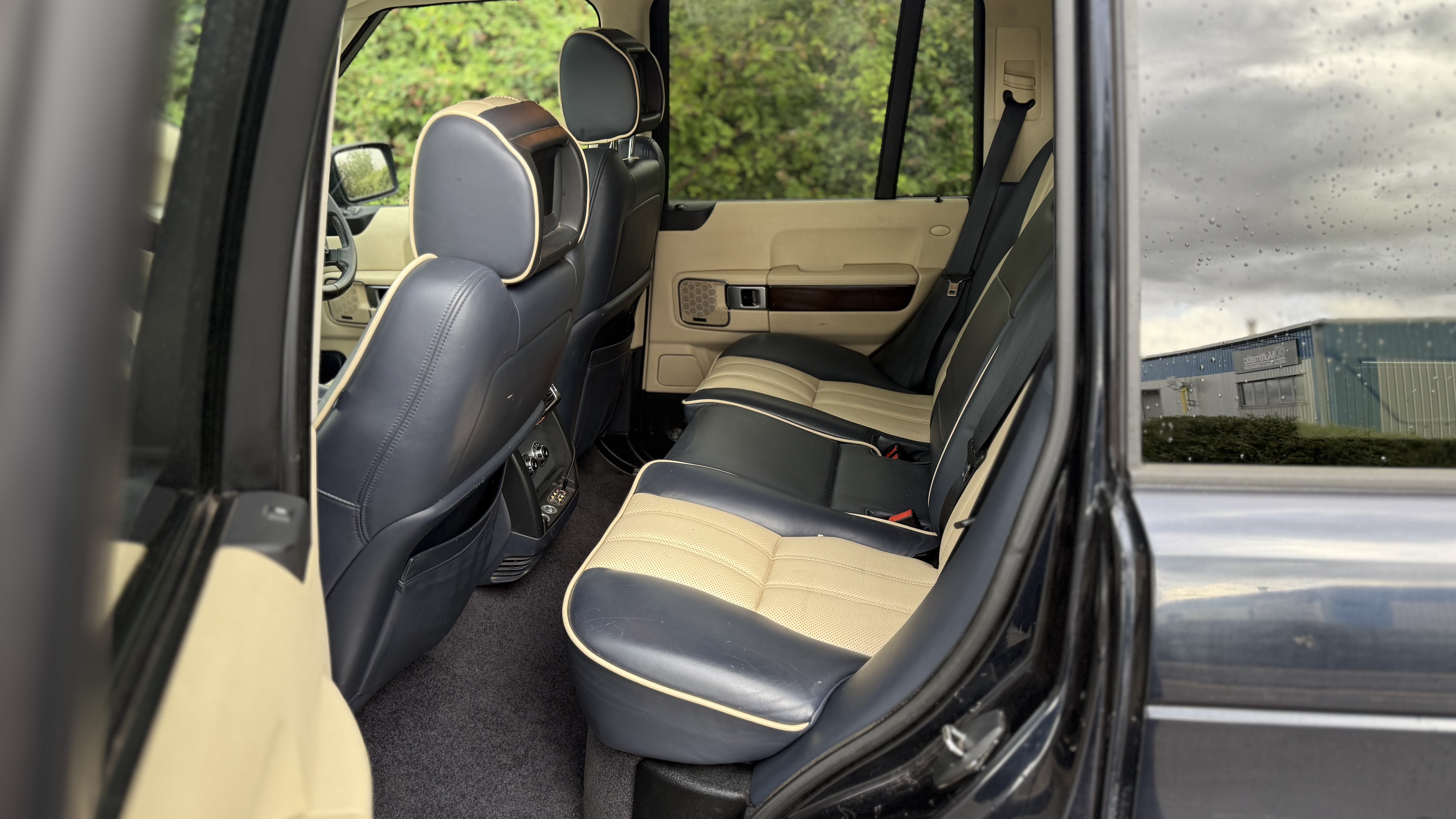 Land Rover Range Rover Vogue (2006) image 15