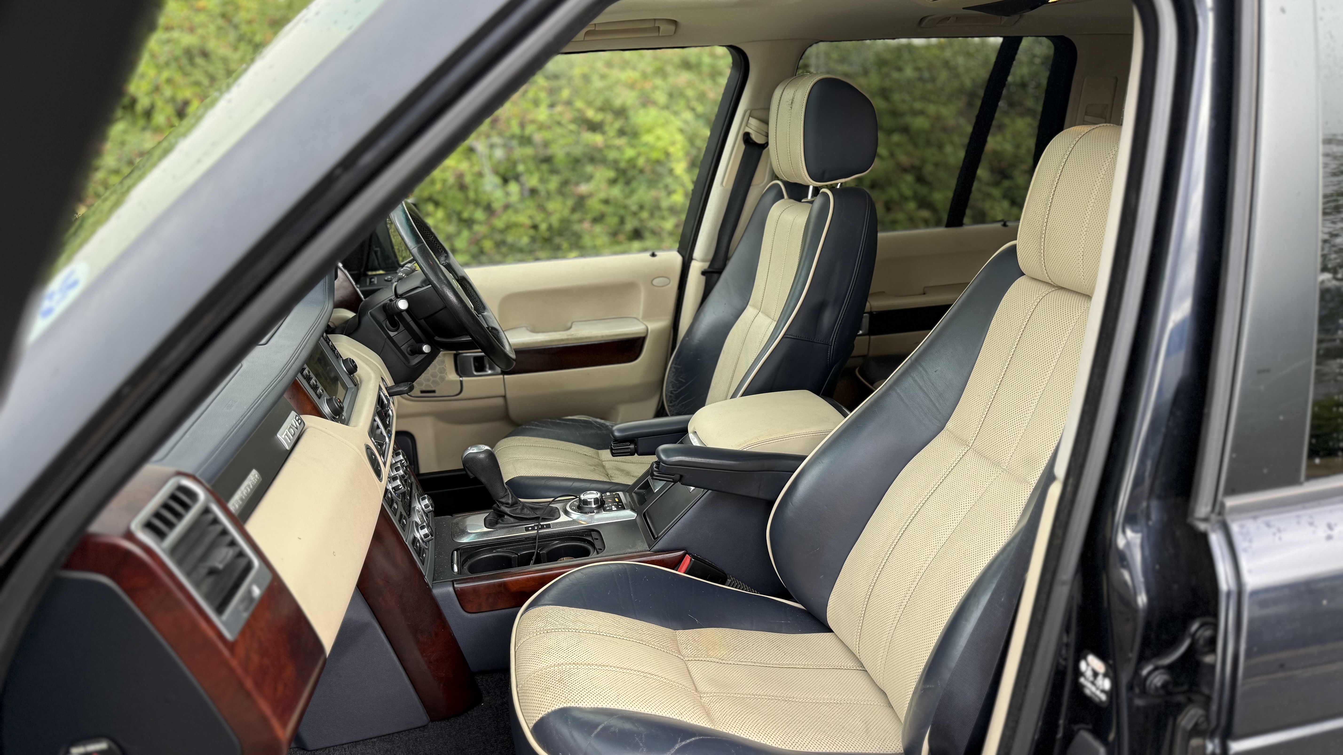 Land Rover Range Rover Vogue (2006) image 17