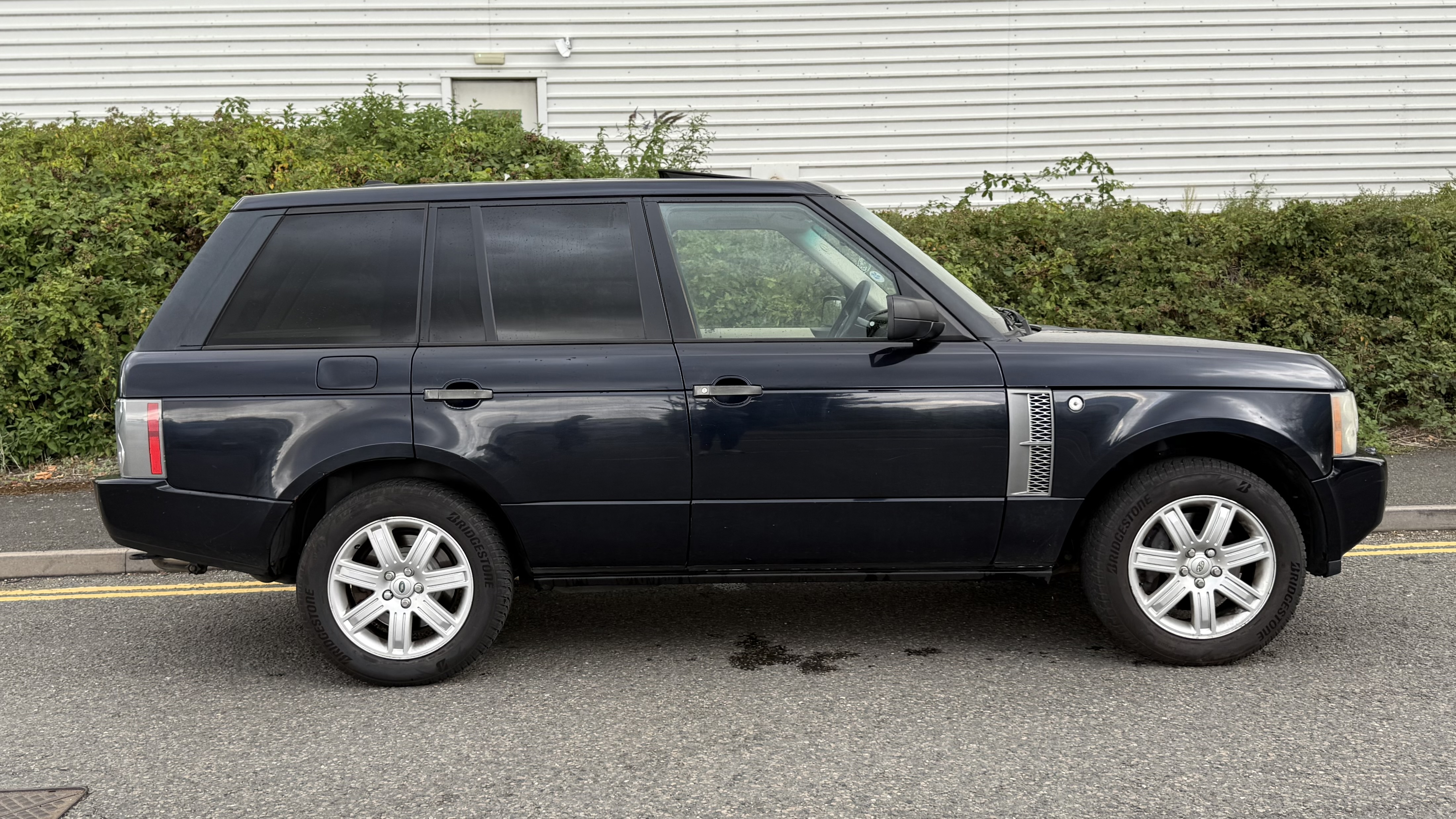 Land Rover Range Rover Vogue (2006) image 2