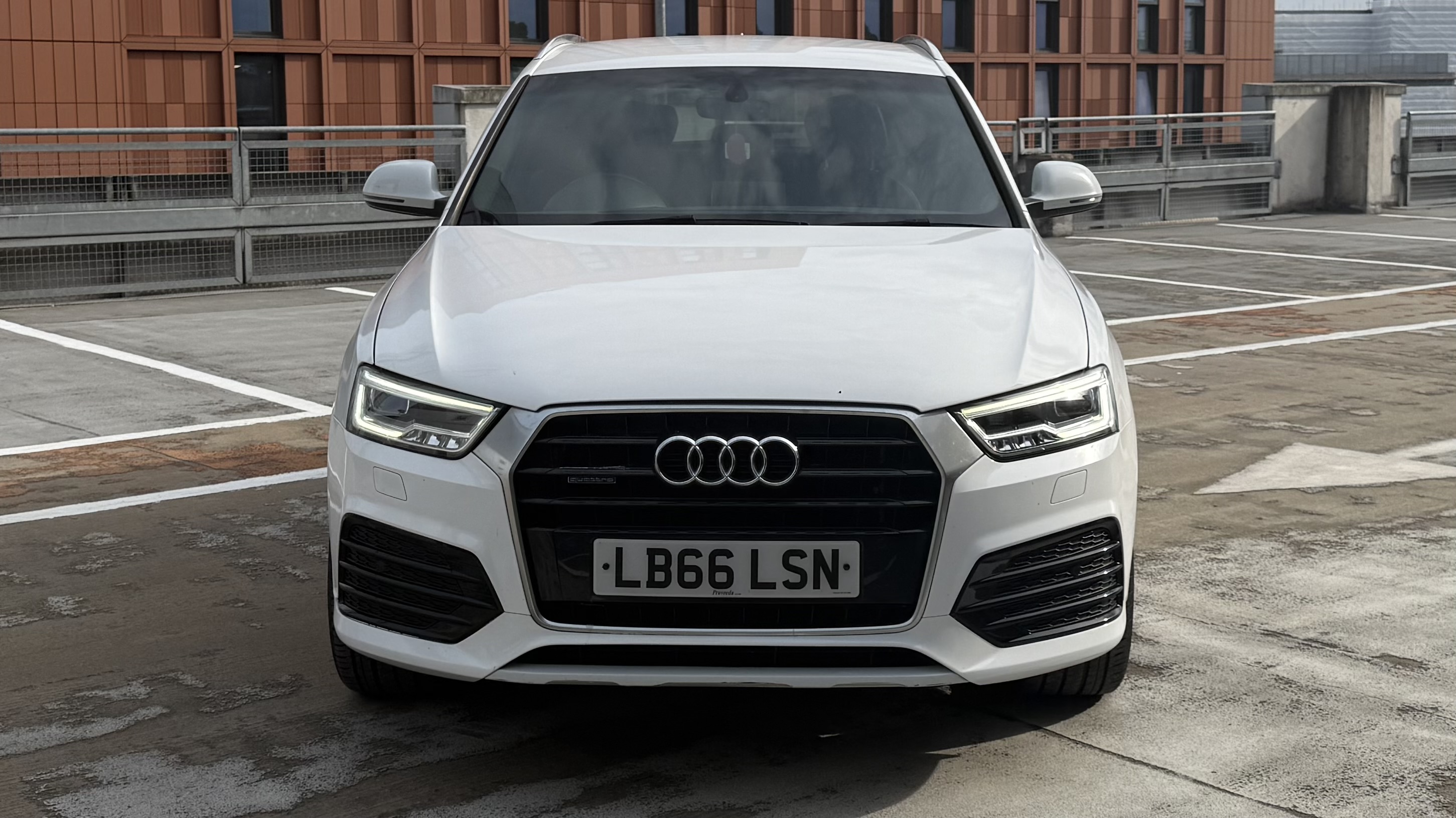 Audi Q3 (2016) image 10