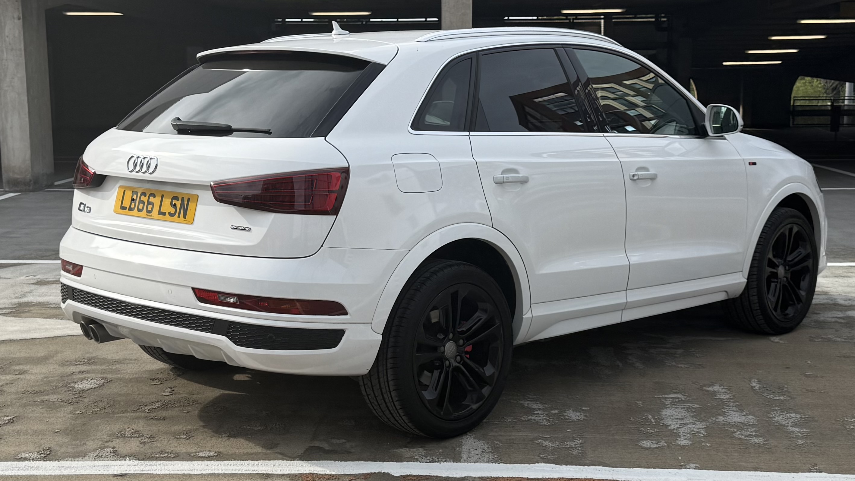 Audi Q3 (2016) image 3
