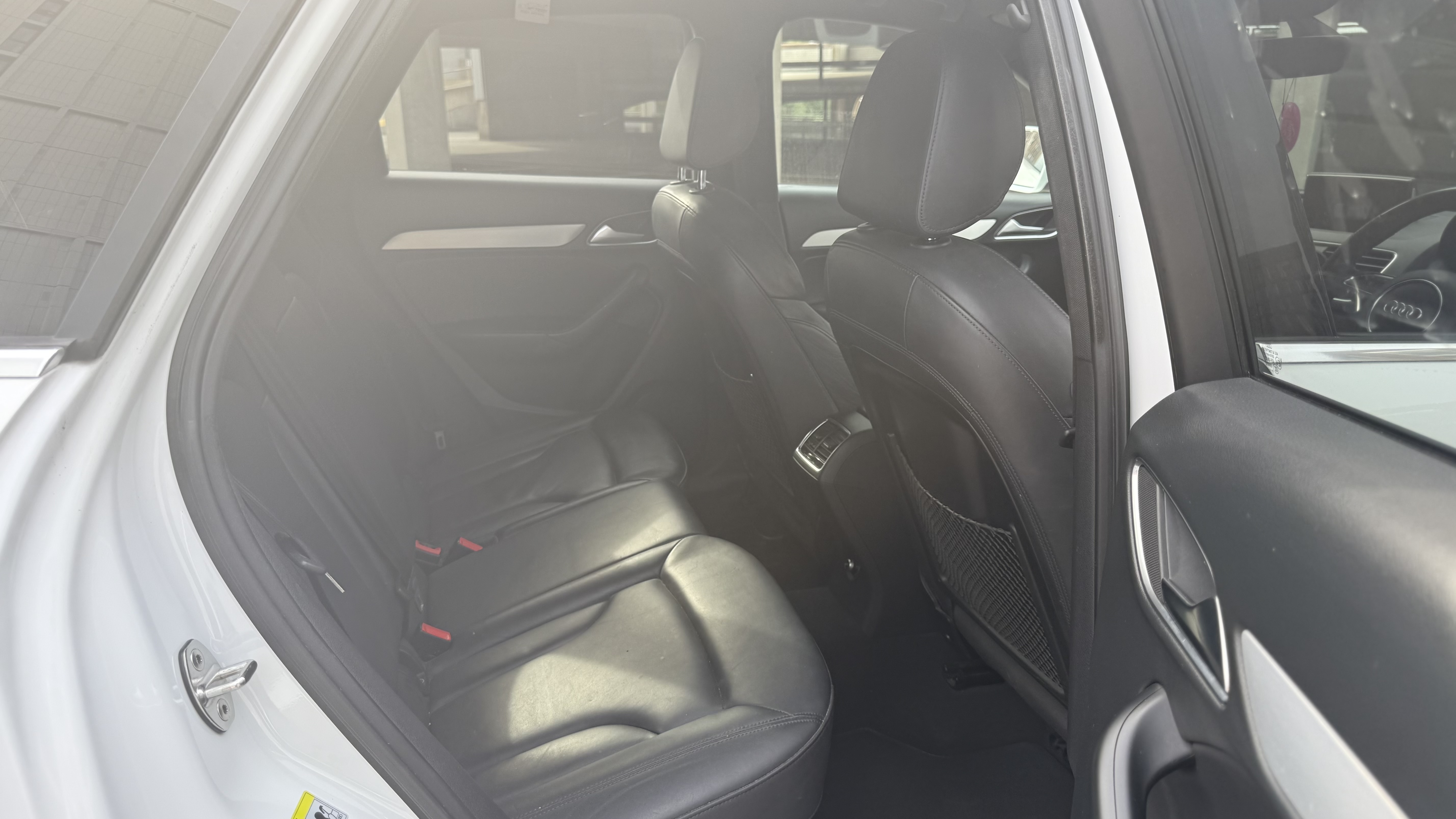 Audi Q3 (2016) image 13