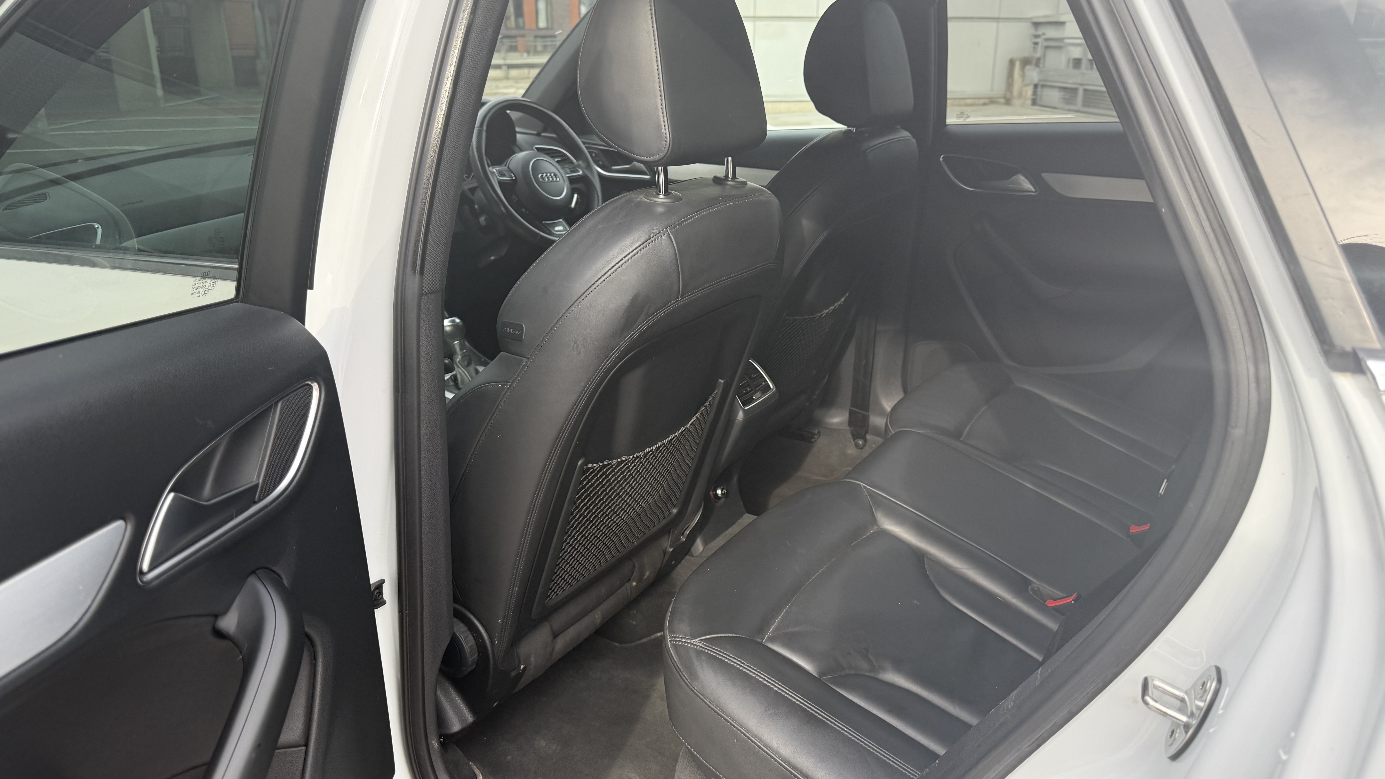 Audi Q3 (2016) image 14