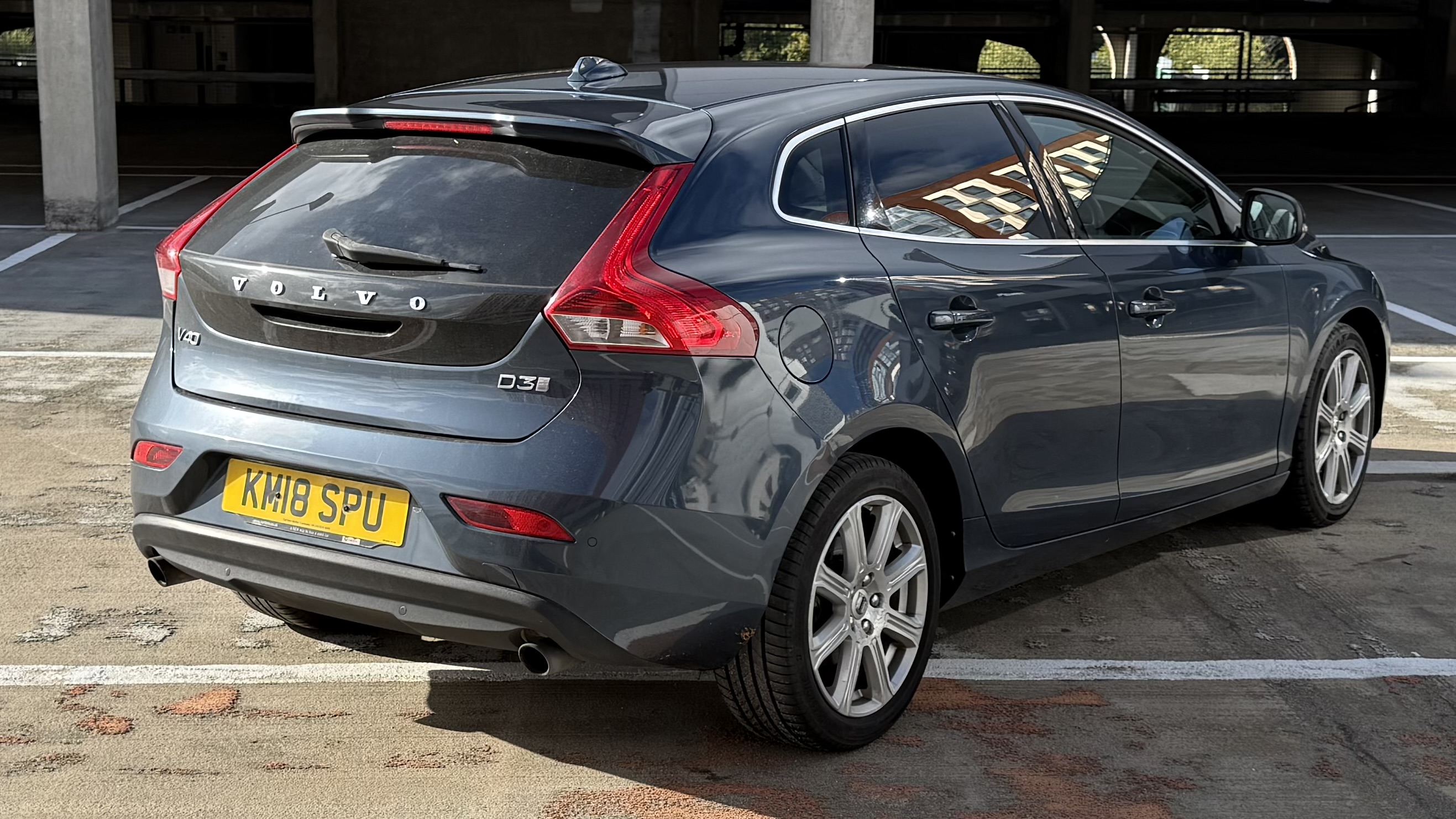 Volvo V40 (2018) image 3