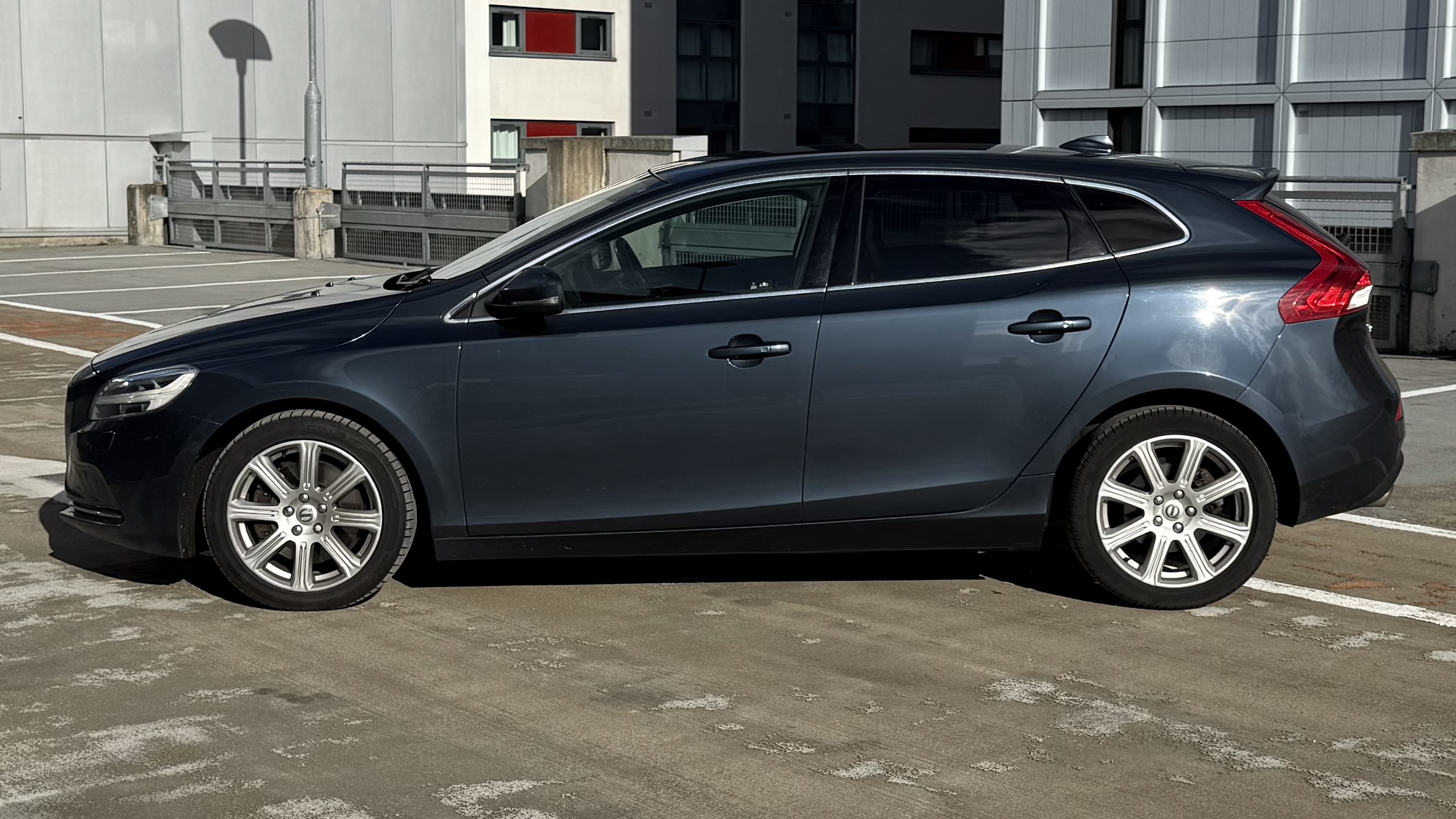 Volvo V40 (2018) image 7