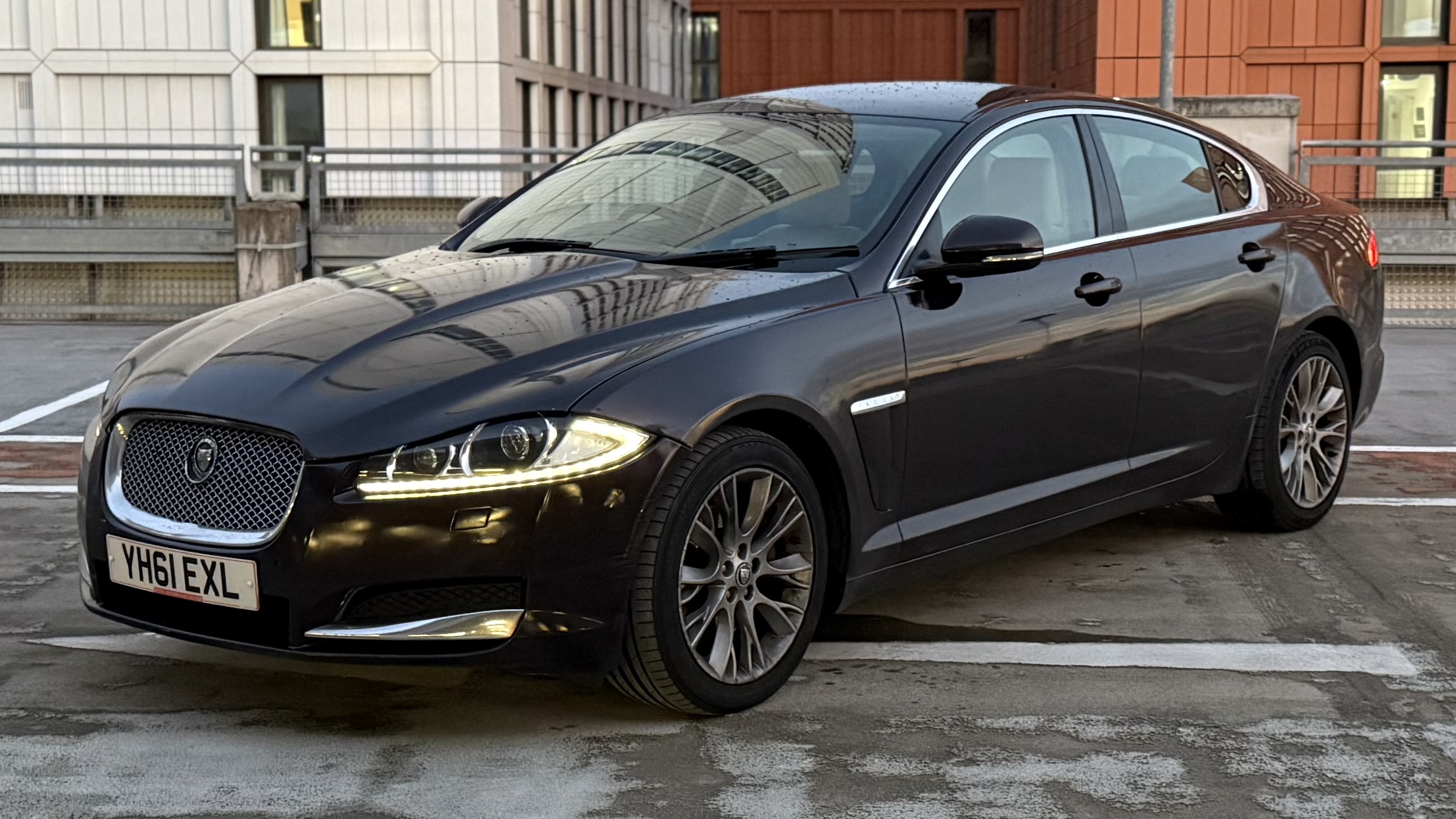 Jaguar XF (2011) image 5
