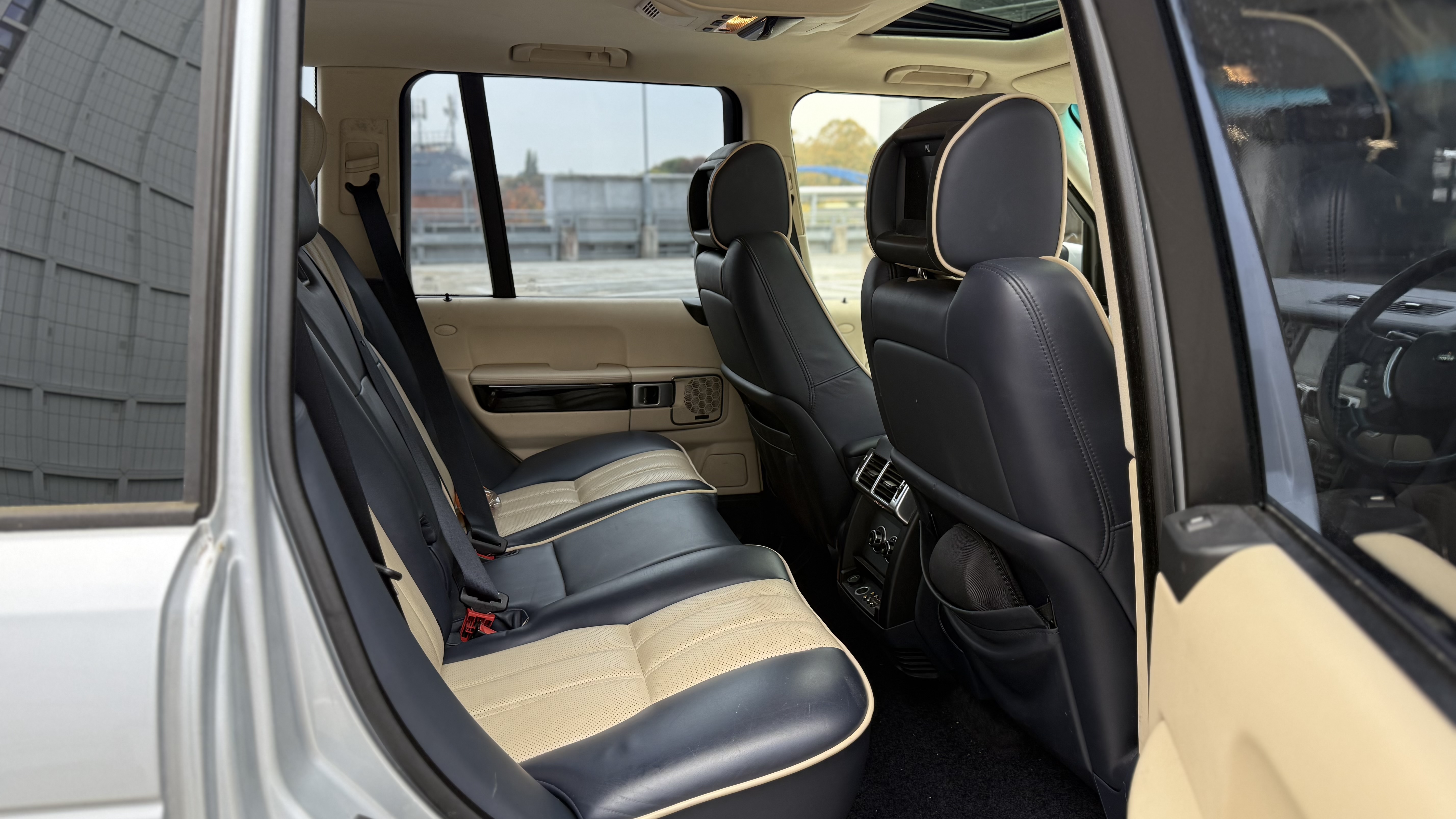 Land Rover Range Rover (2006) image 11