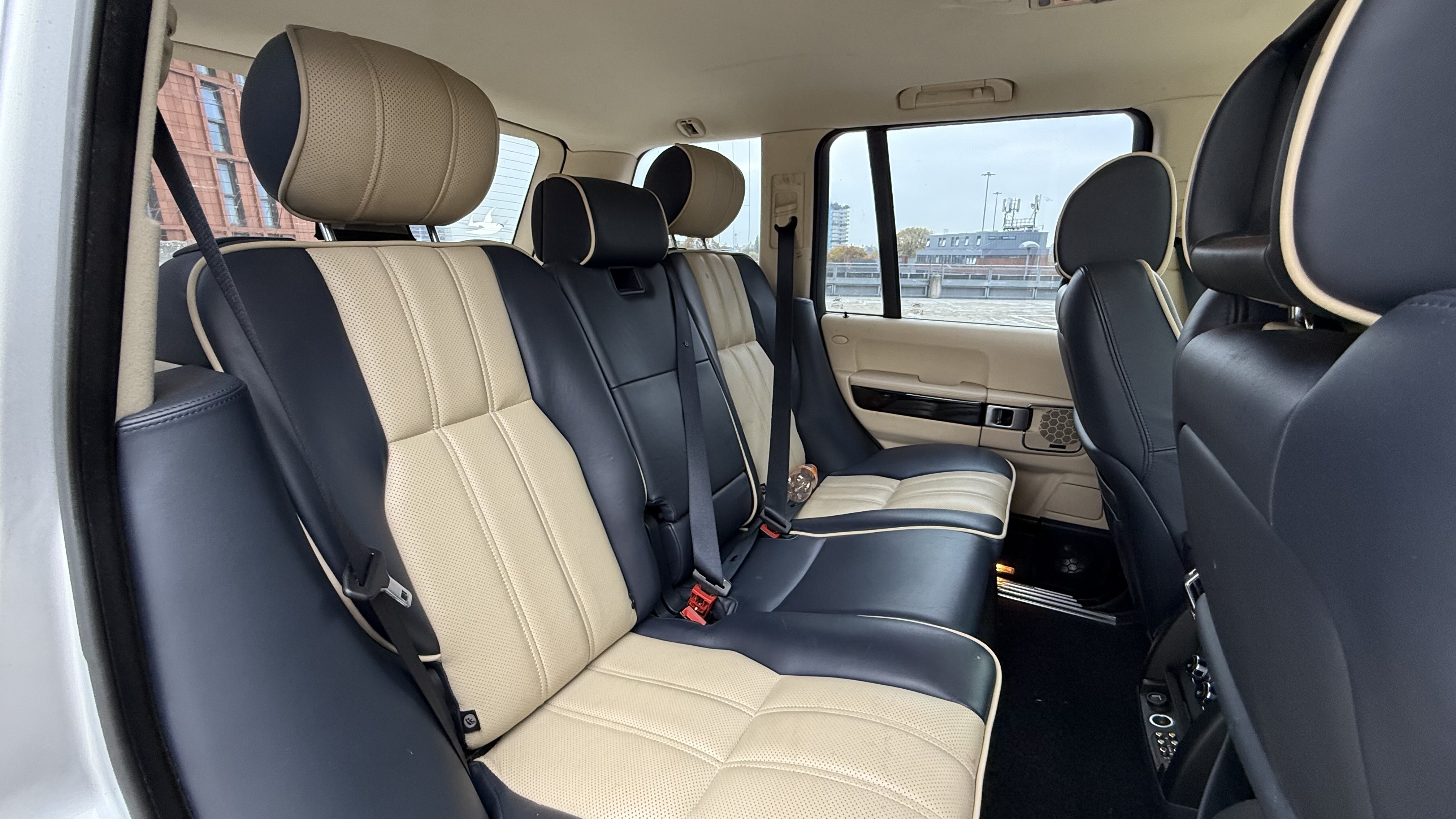 Land Rover Range Rover (2006) image 12