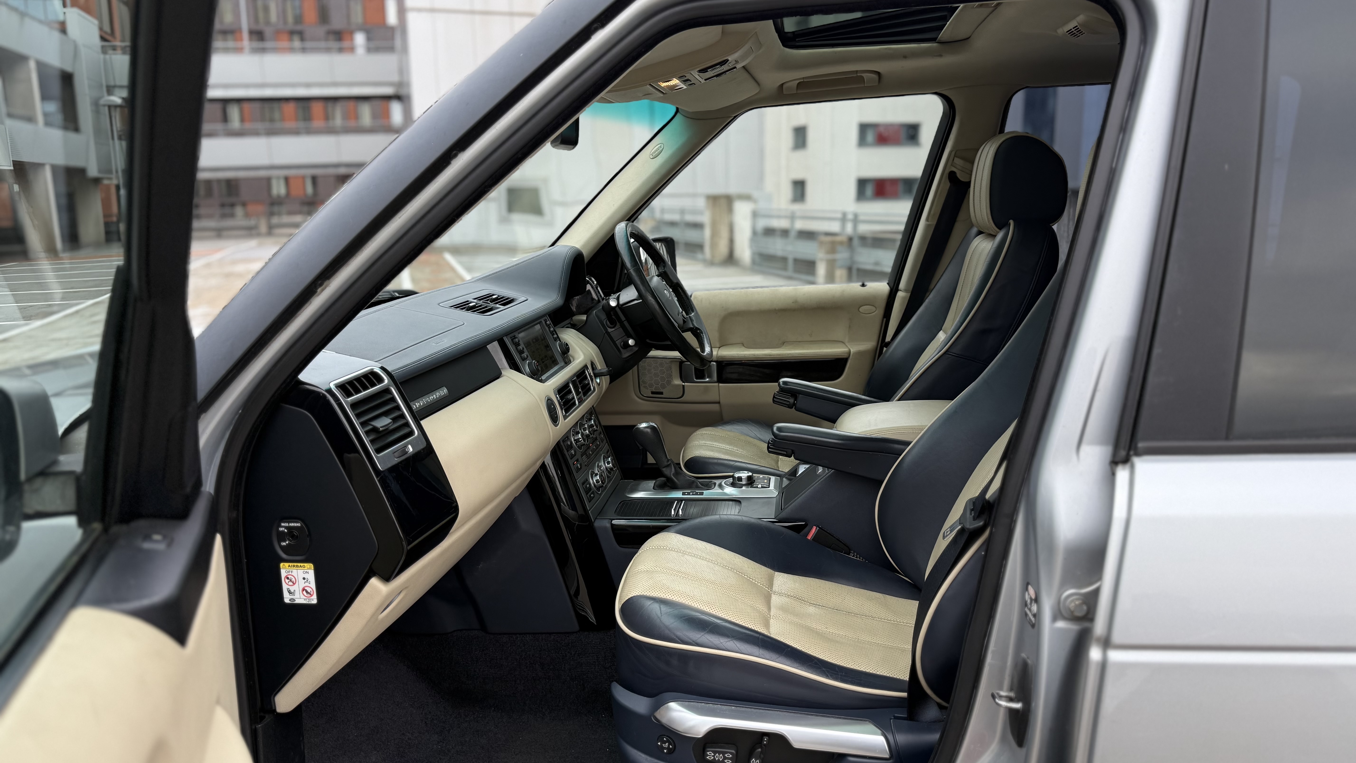 Land Rover Range Rover (2006) image 15