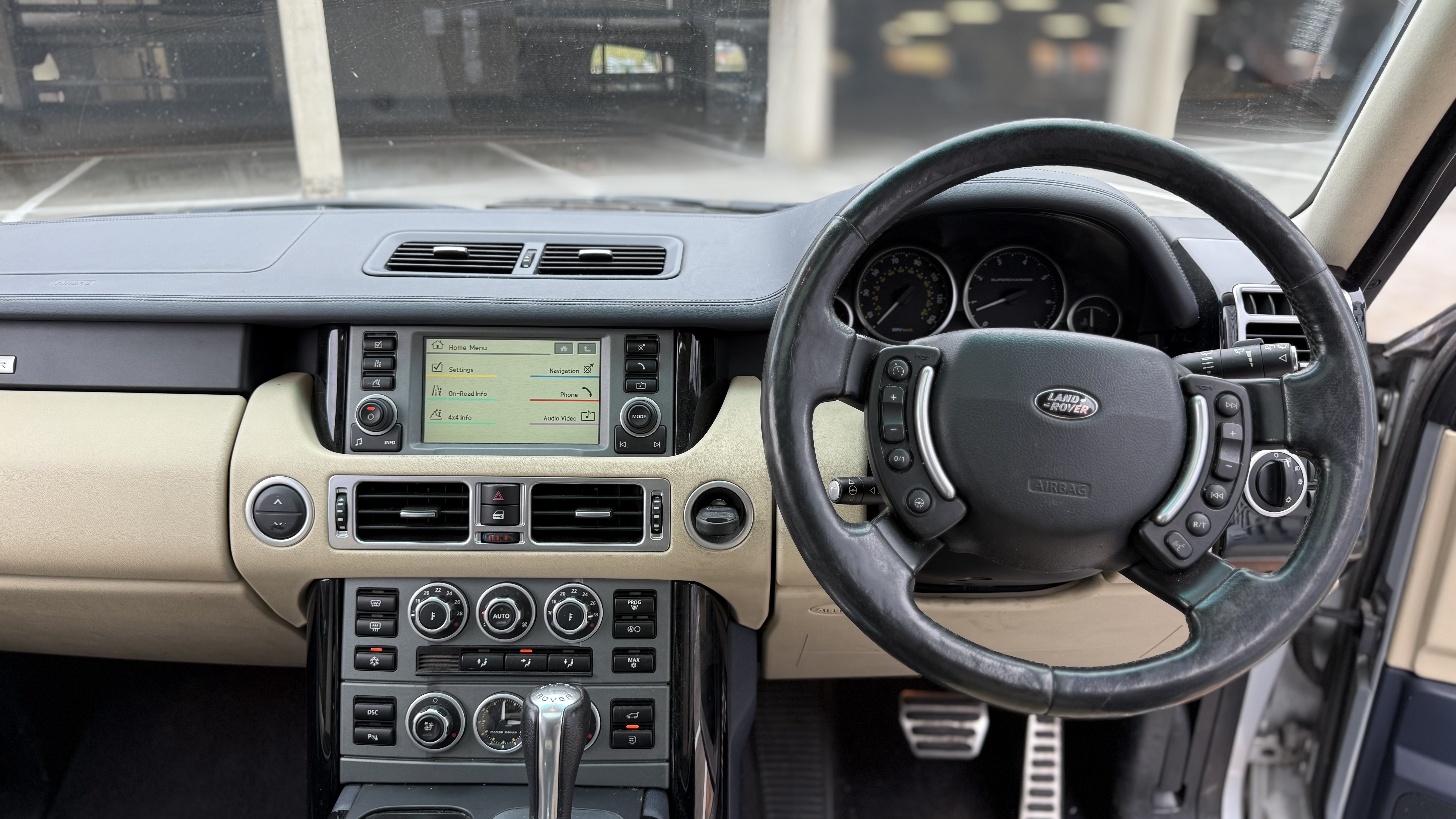 Land Rover Range Rover (2006) image 17