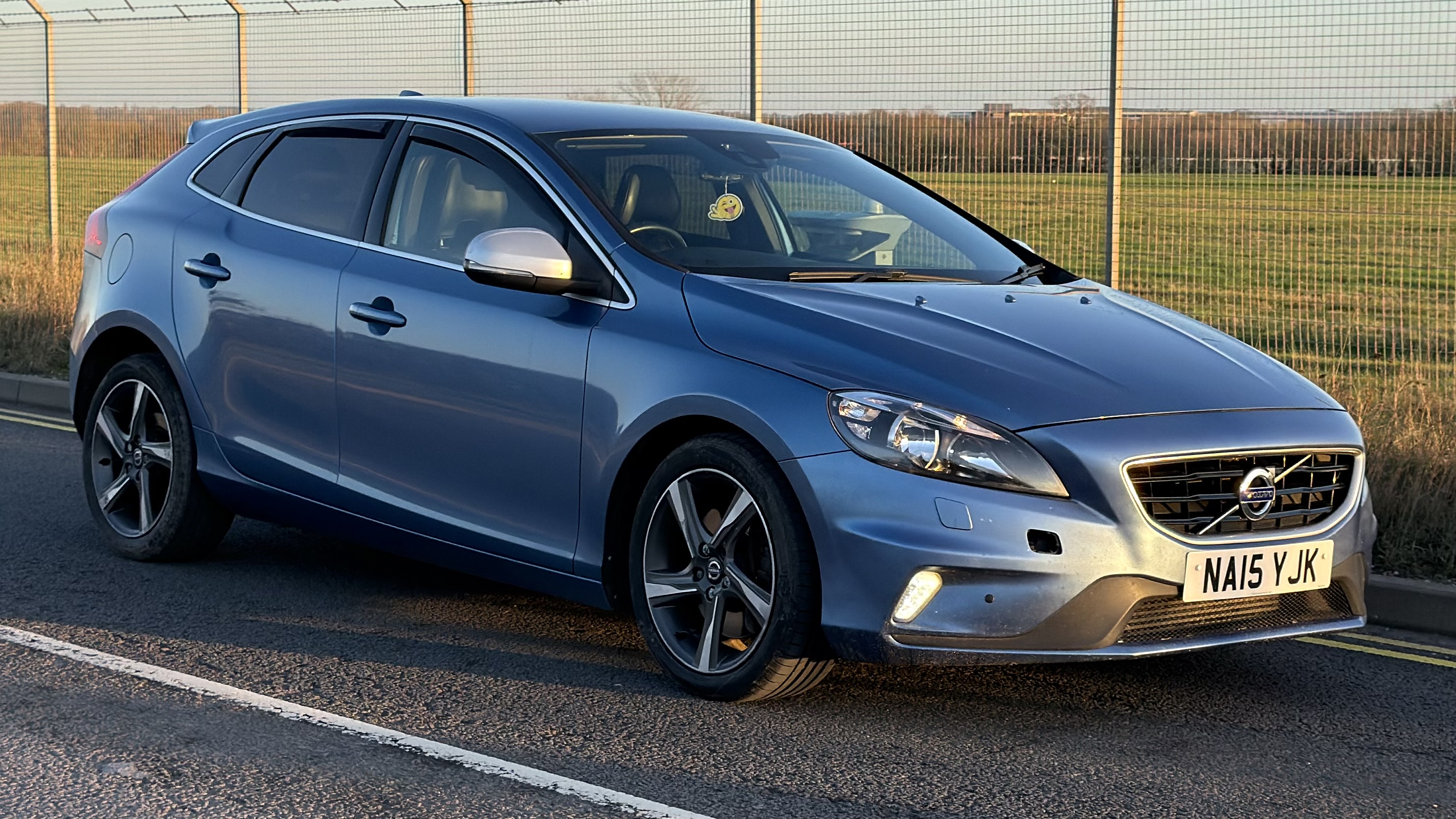 Volvo V40 2.0 D4 R-Design Nav Euro 6 (s/s) 5dr (2015)