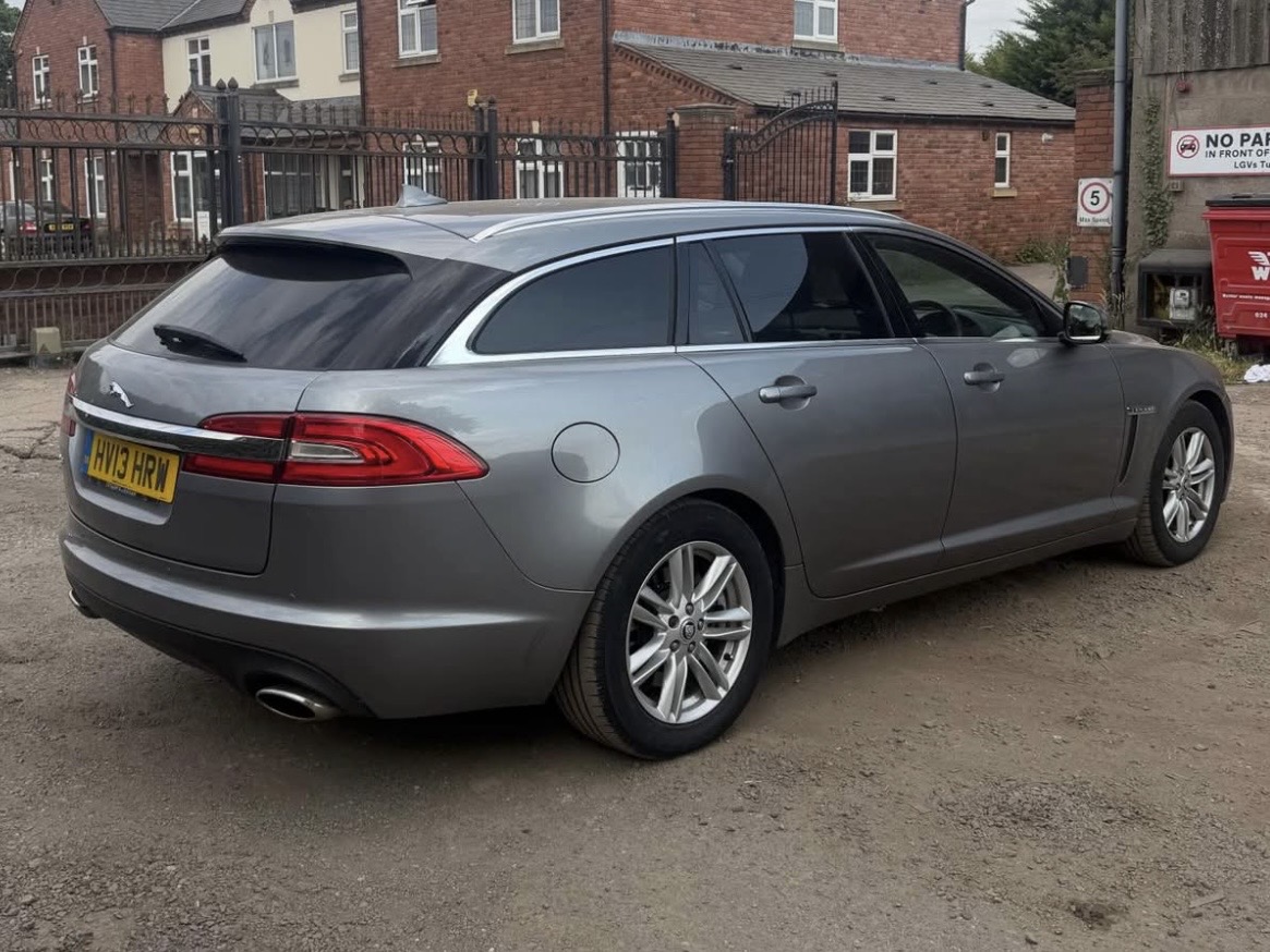 Jaguar XF 3.0d V6 Luxury Sportbrake Auto Euro 5 (s/s) 5dr (2013)