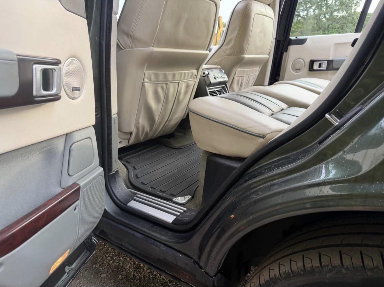 Land Rover Range Rover 4.4 V8 Vogue SE Station Wagon 5dr (2006) image 12