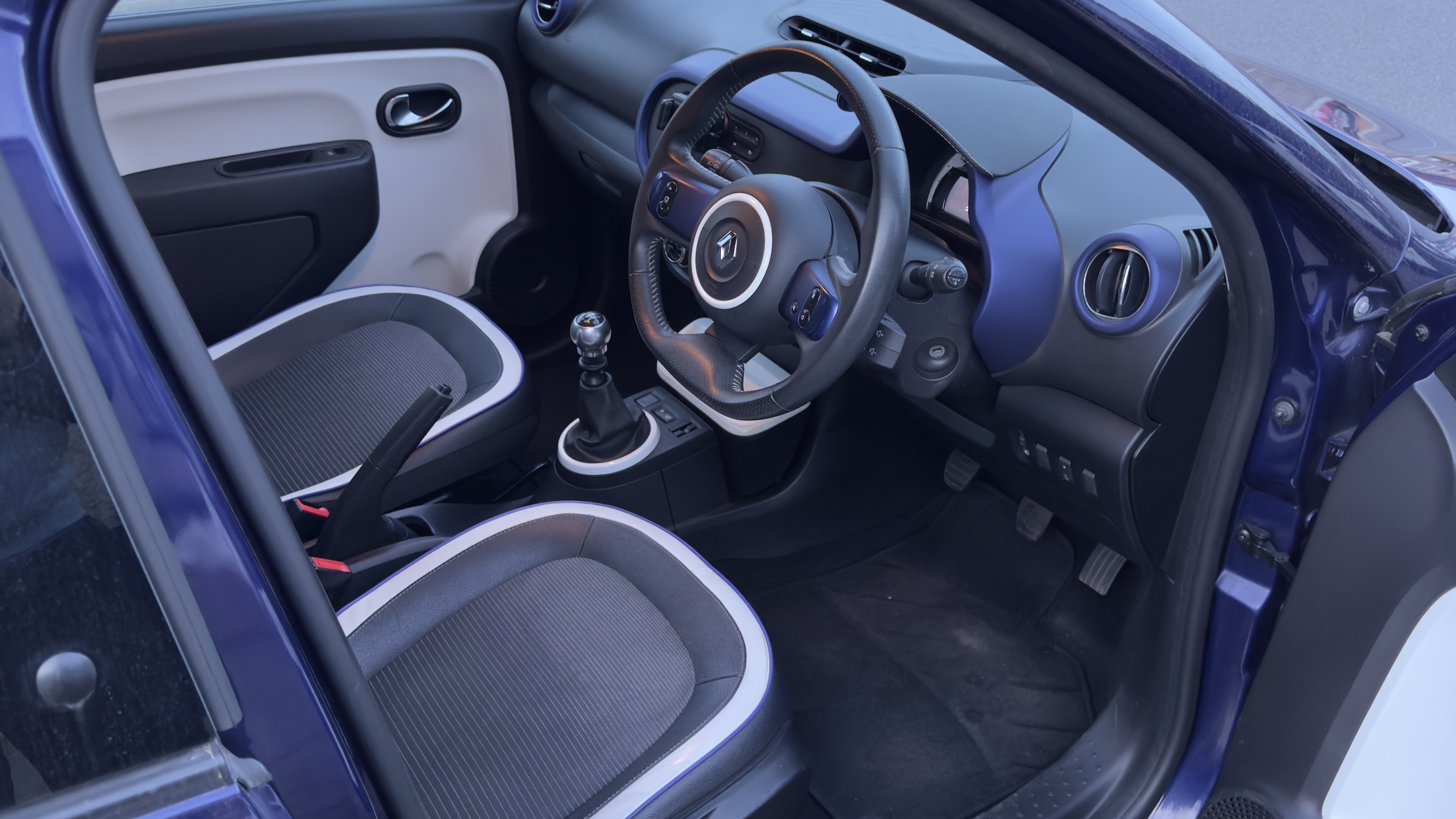 Renault Twingo (2016) image 9