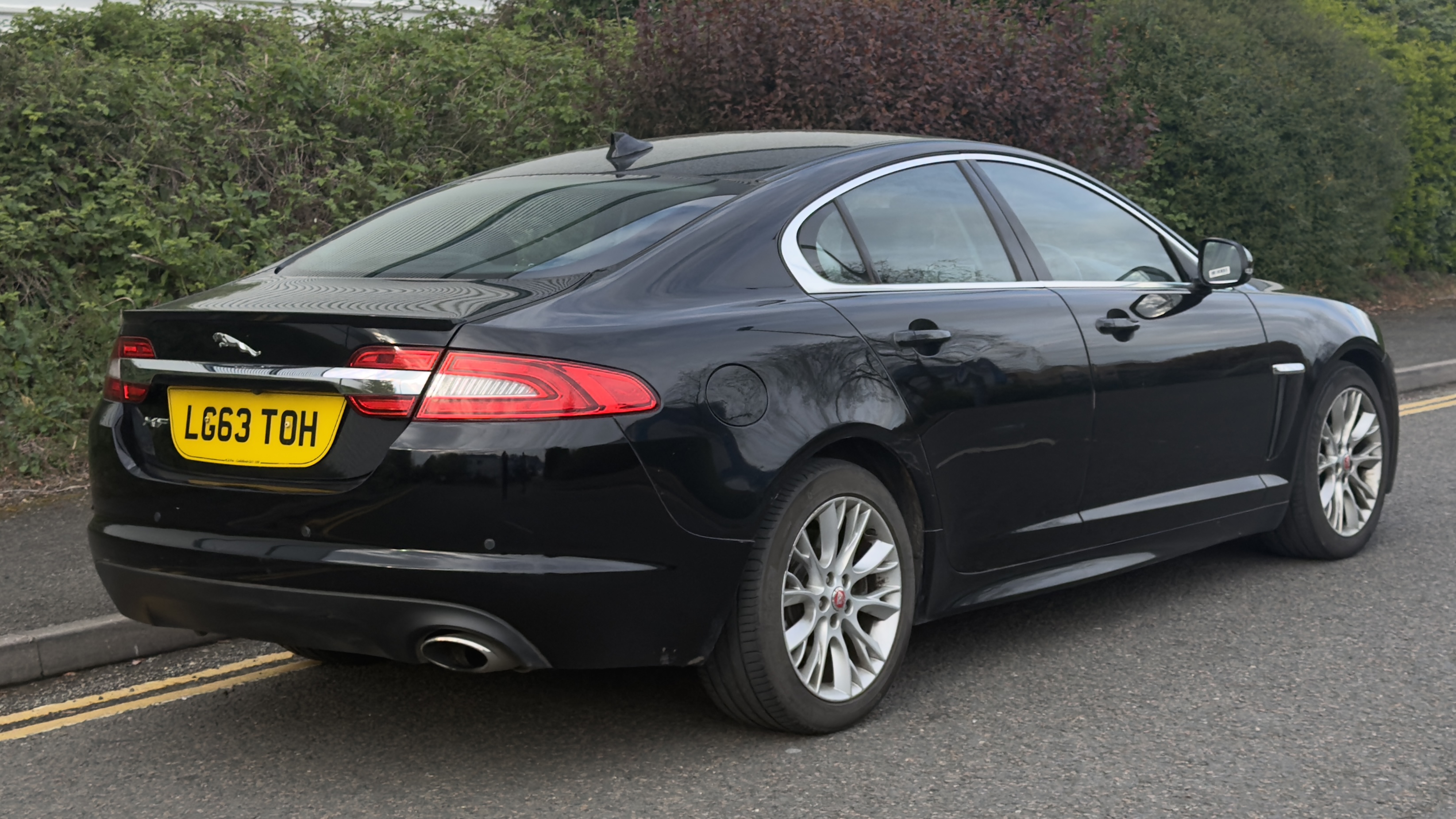 Jaguar XF (2013) image 3