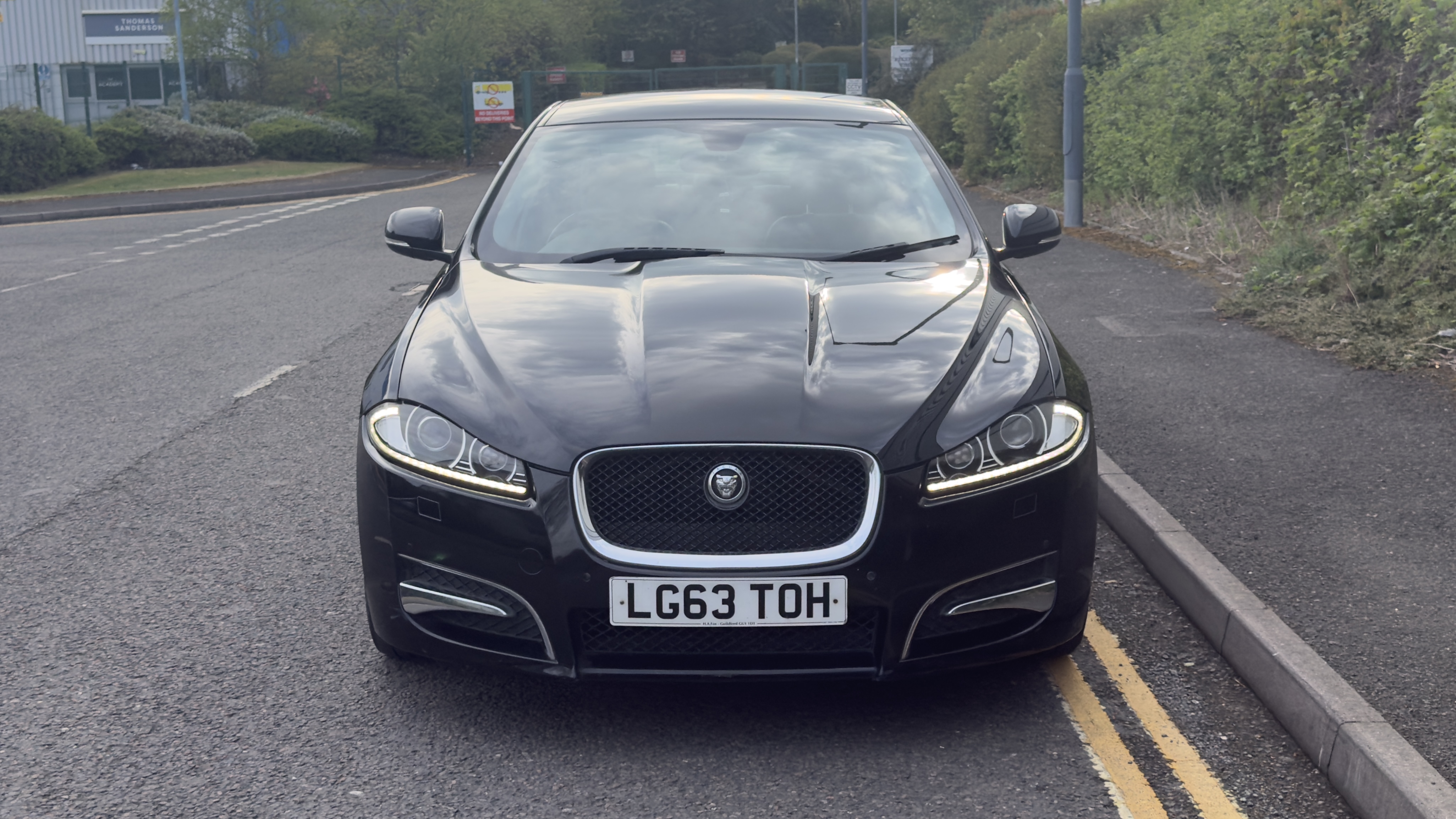 Jaguar XF (2013) image 9