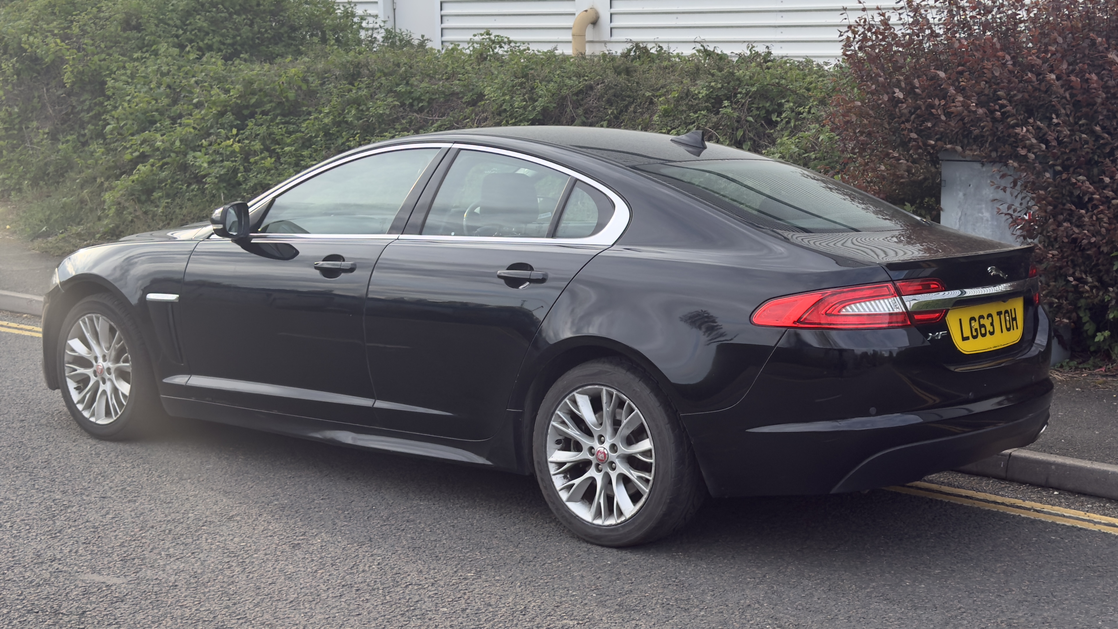 Jaguar XF (2013) image 6