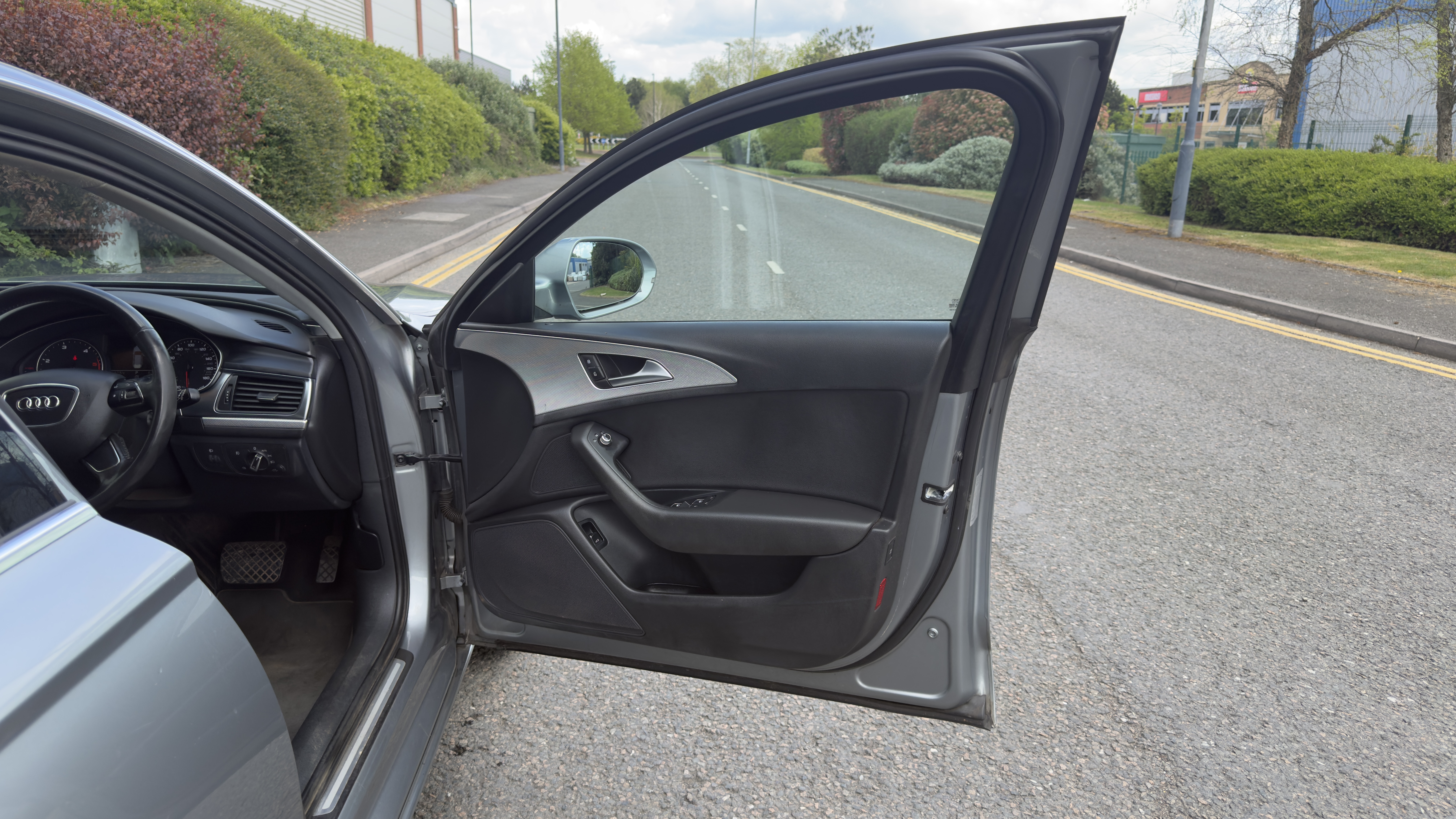 Audi A6 (2012) image 11