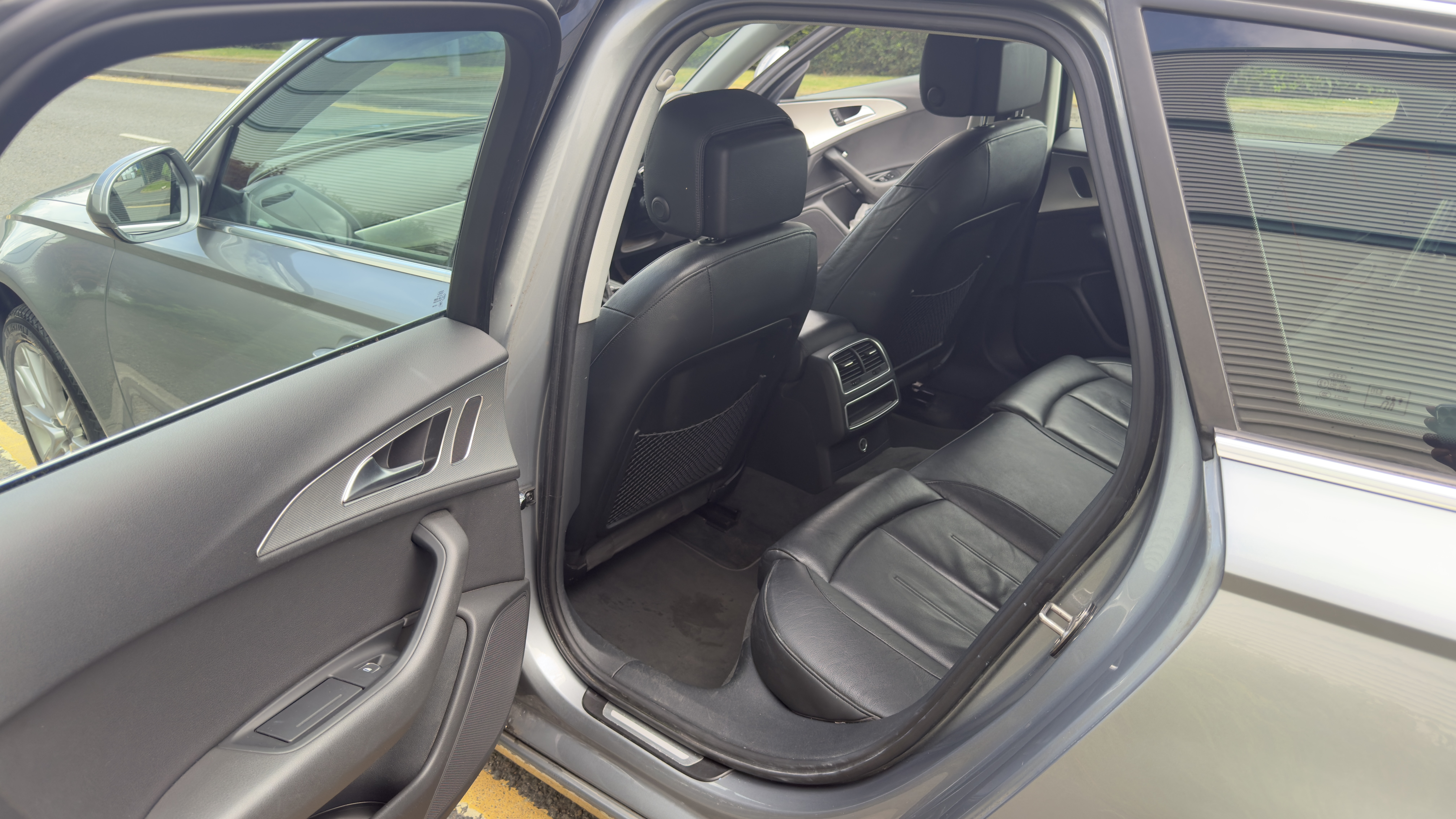 Audi A6 (2012) image 17