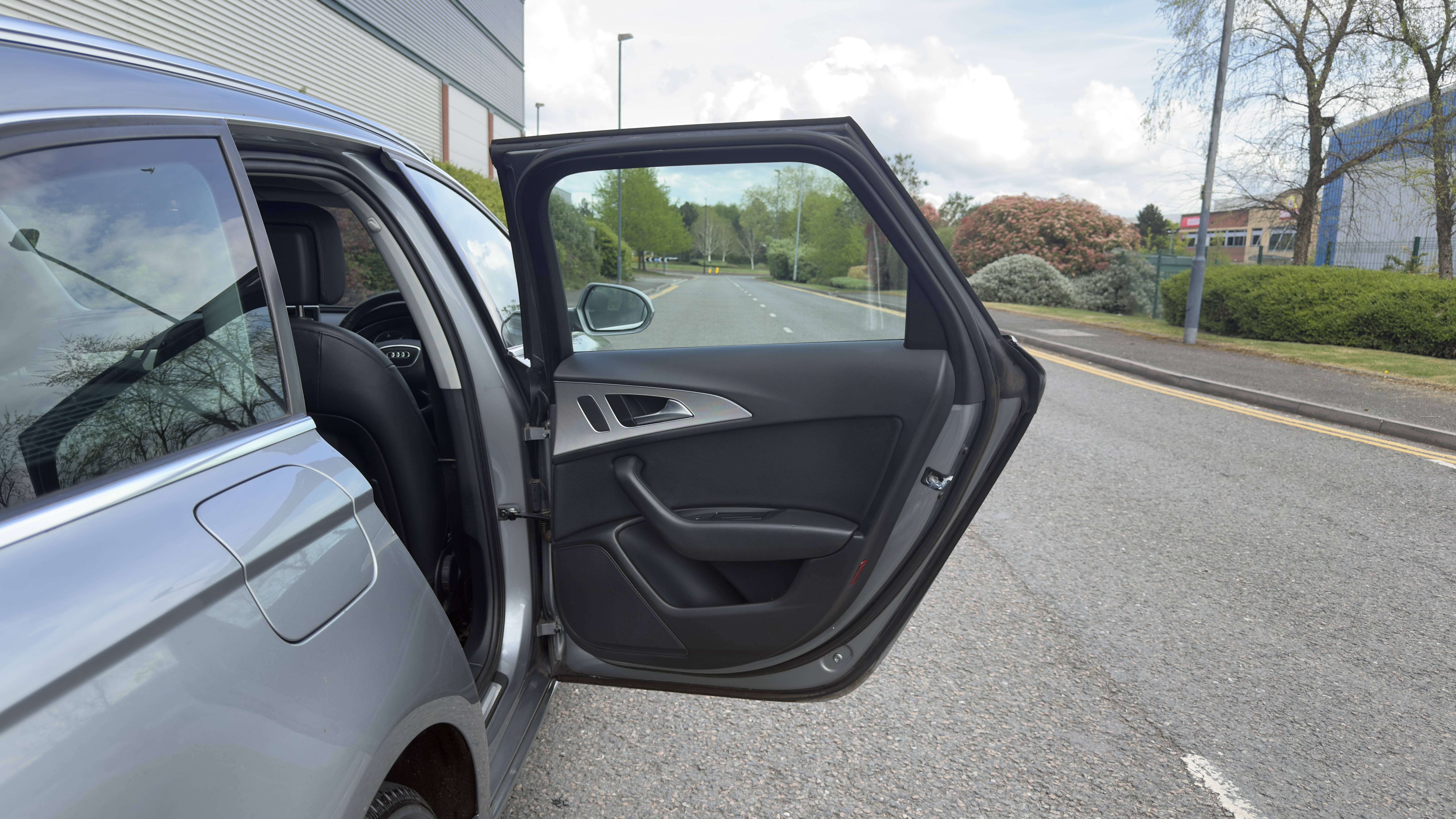 Audi A6 (2012) image 14