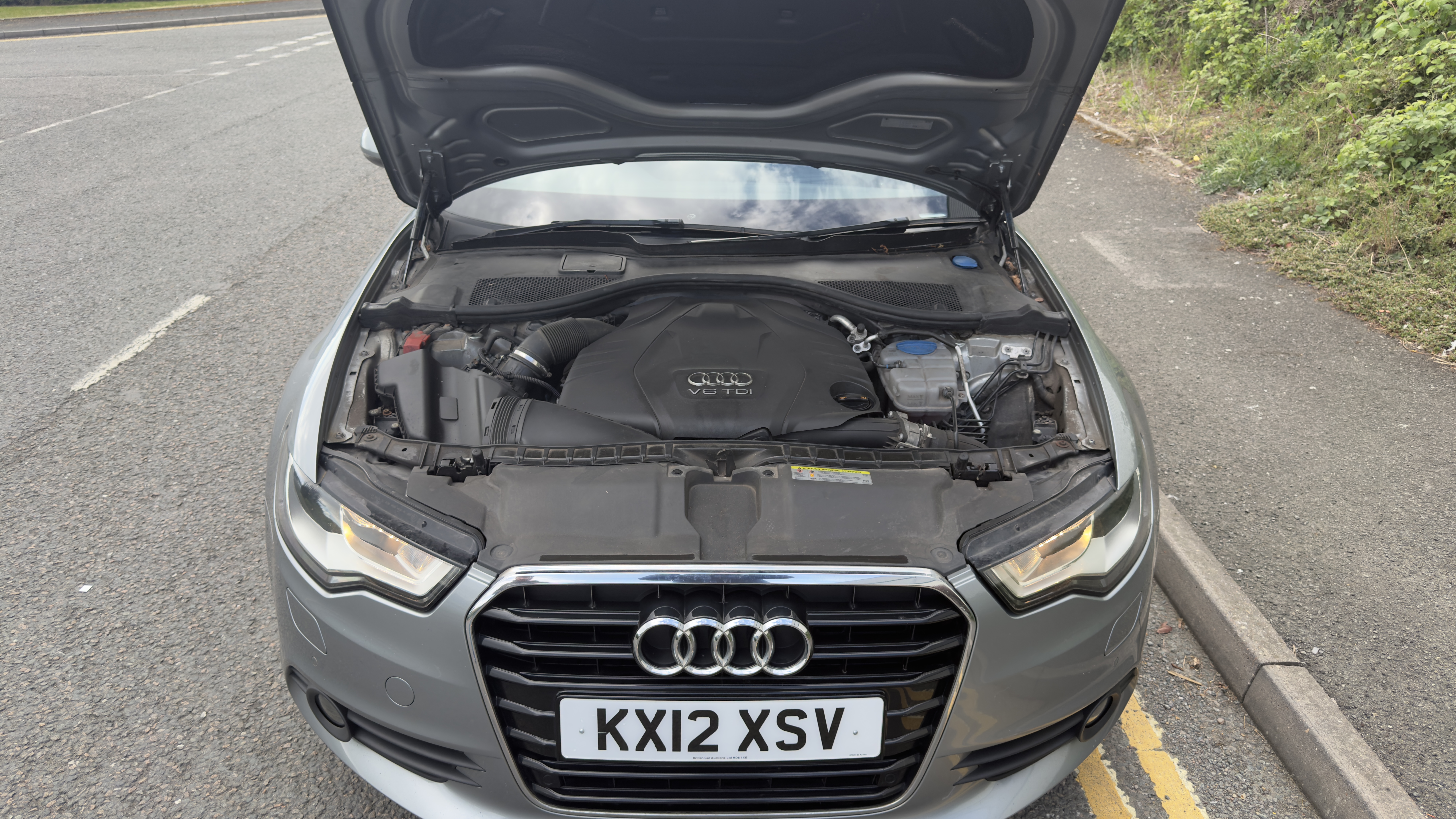 Audi A6 (2012) image 10