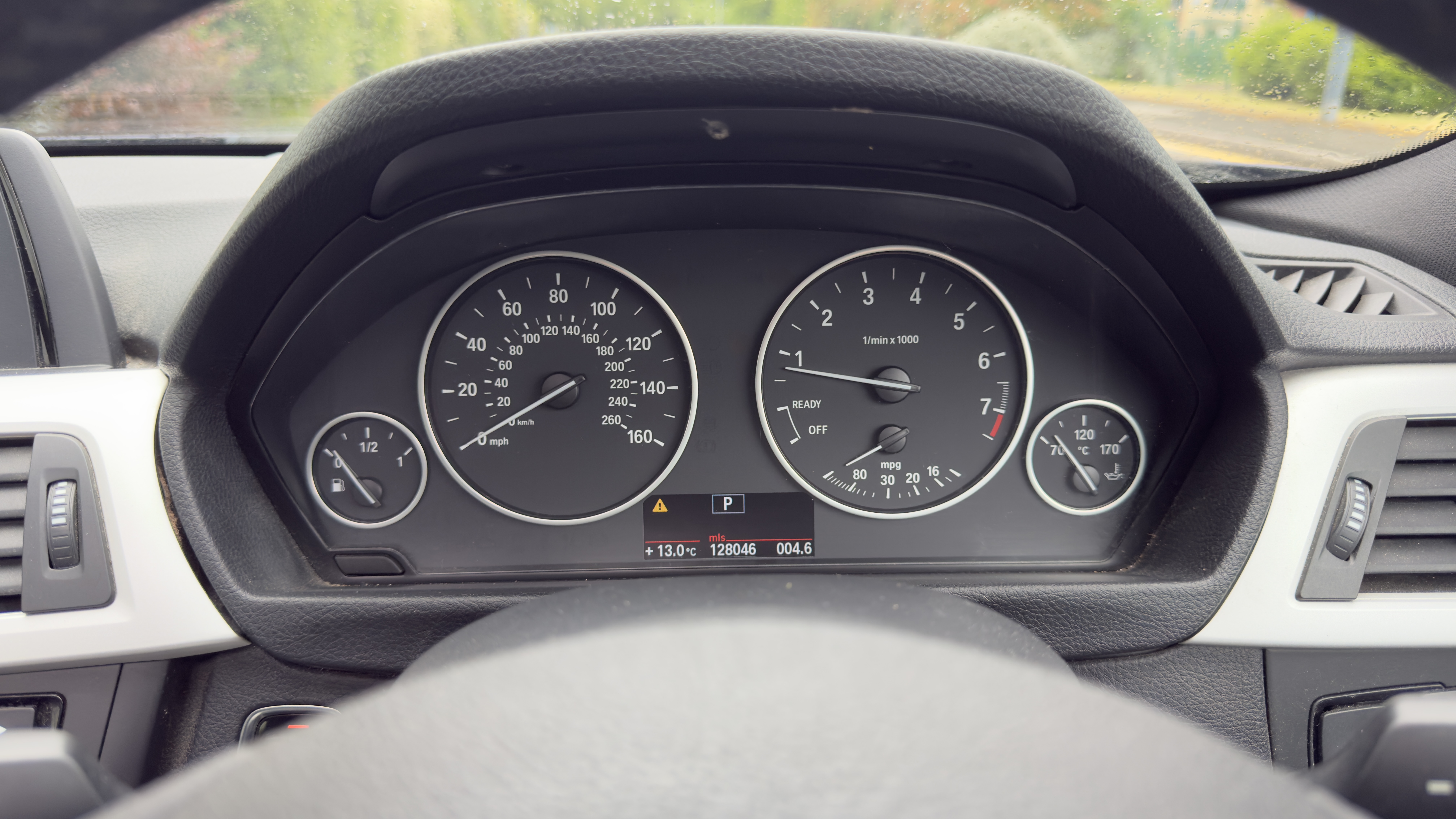 BMW 320i (2012) image 15