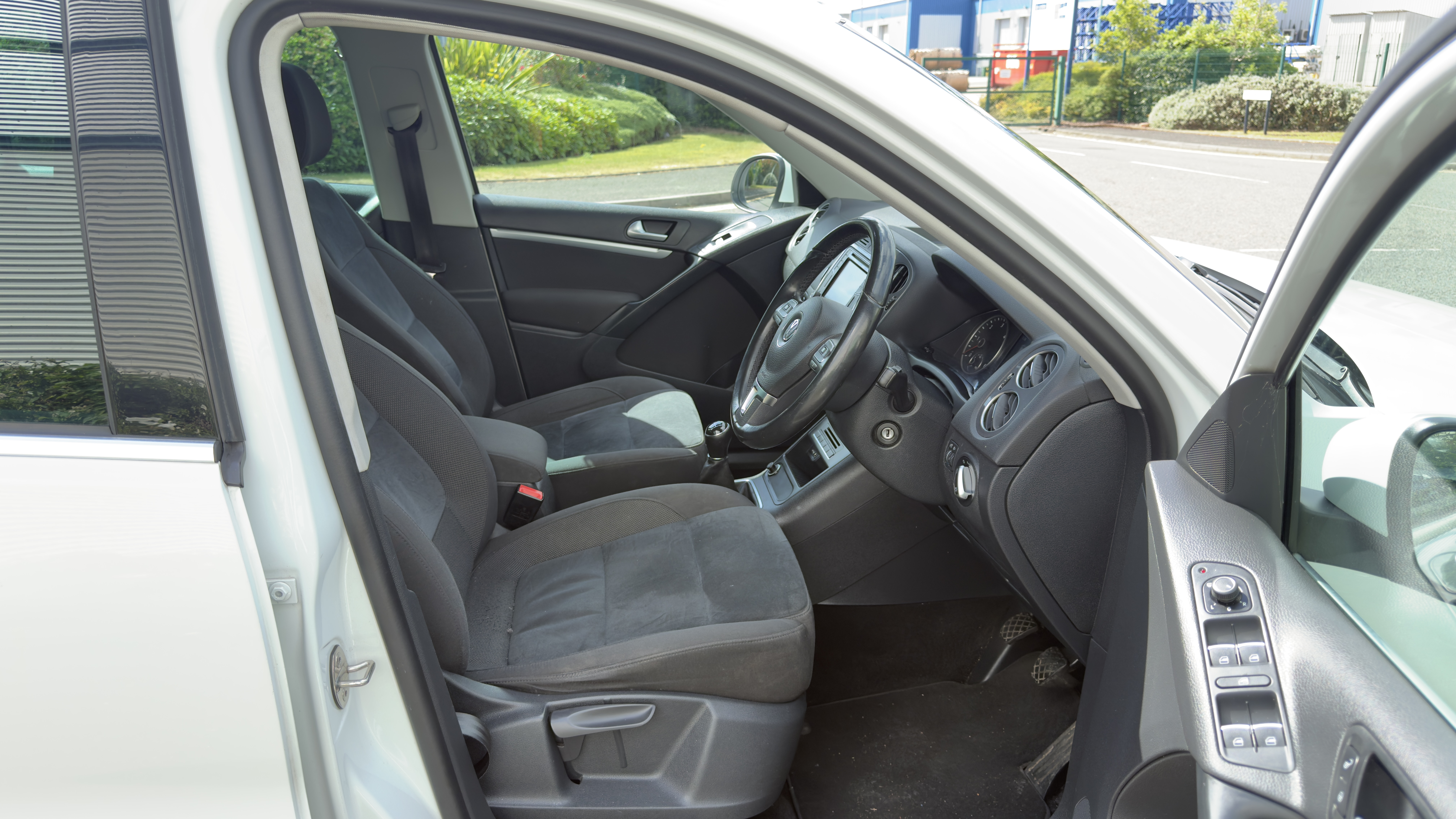 Volkswagen Tiguan (2015) image 12