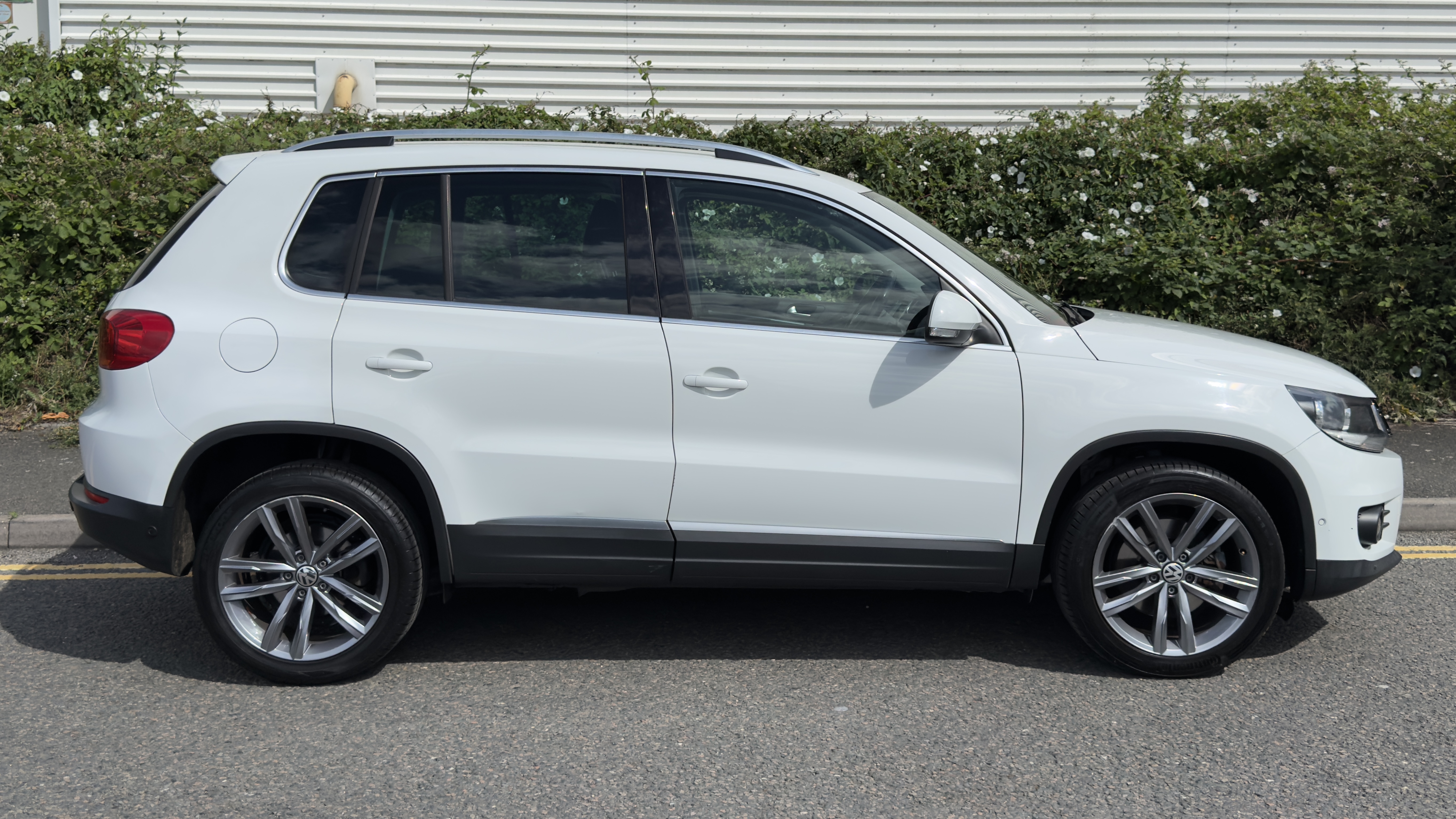 Volkswagen Tiguan (2015) image 2