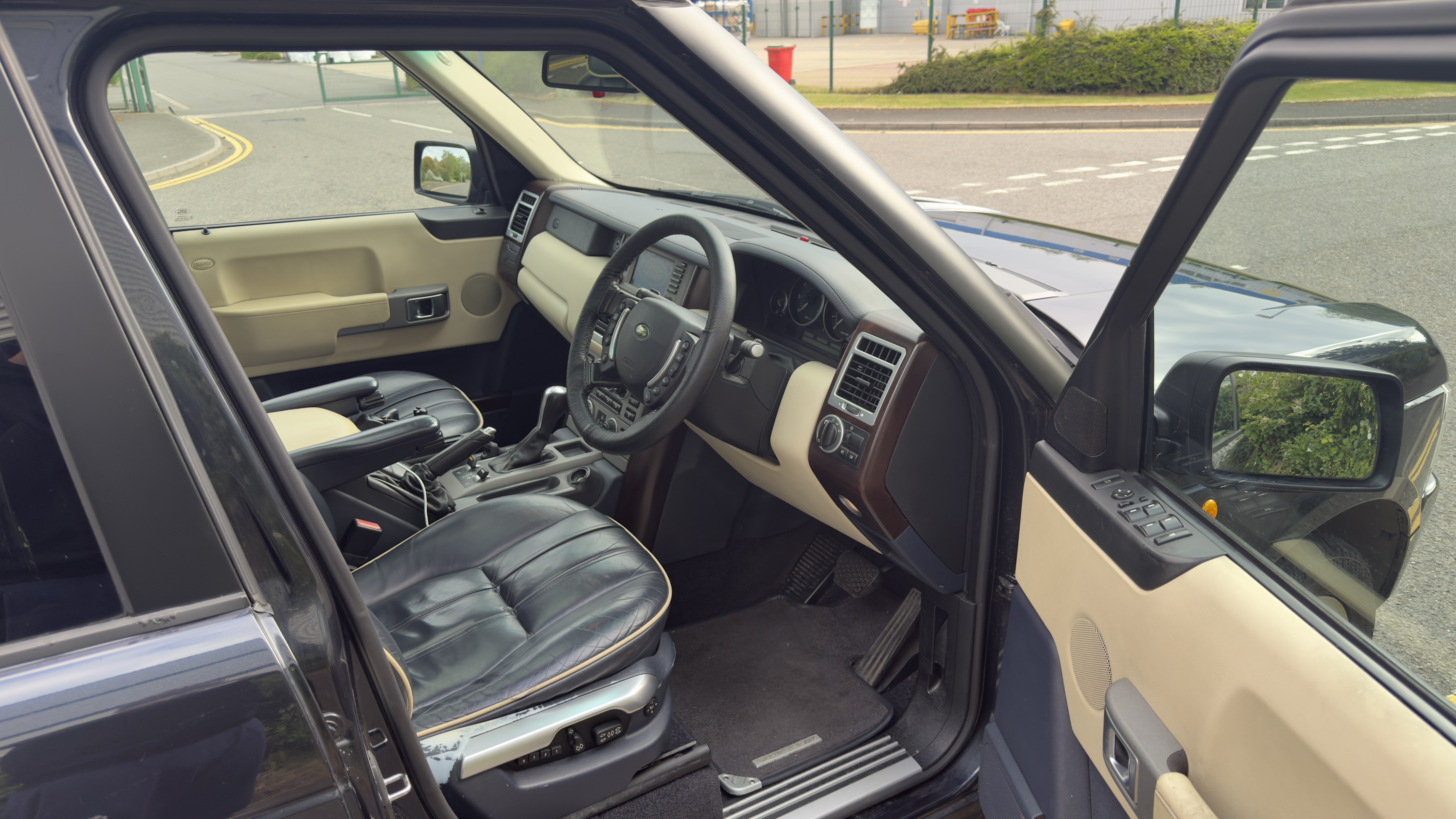 Land Rover Range Rover Vogue (2003) image 10