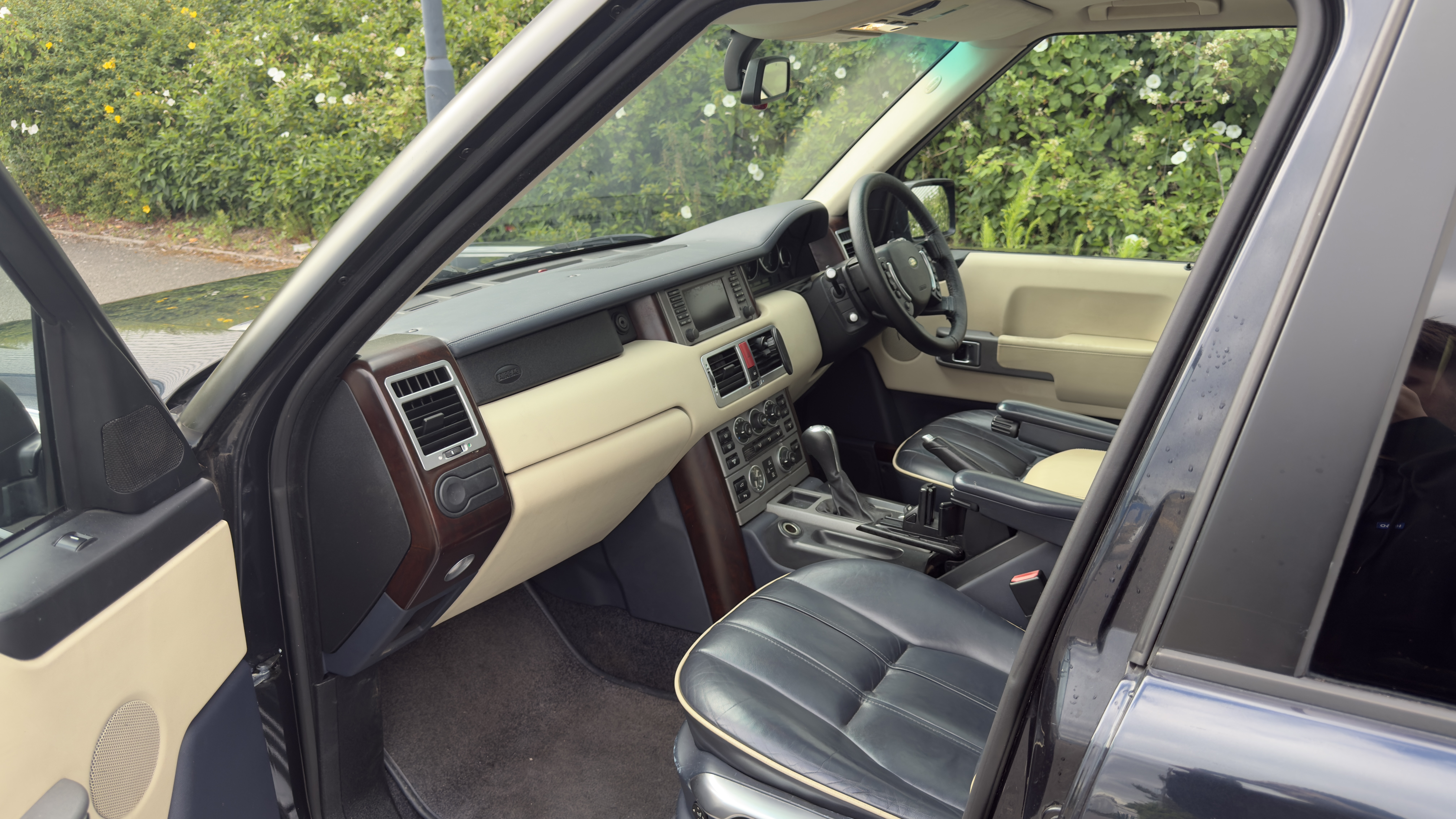 Land Rover Range Rover Vogue (2003) image 13