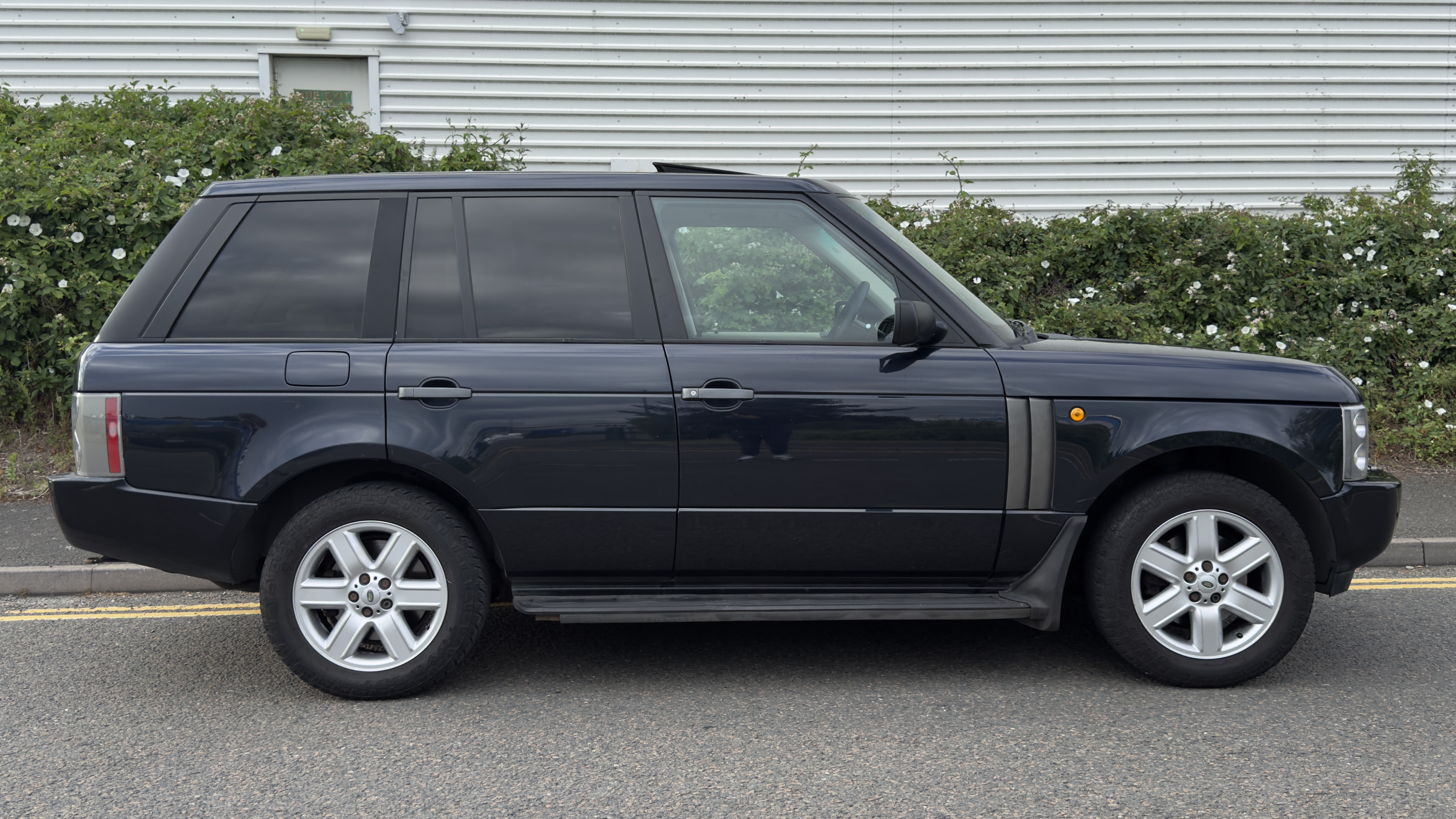 Land Rover Range Rover Vogue (2003) image 2